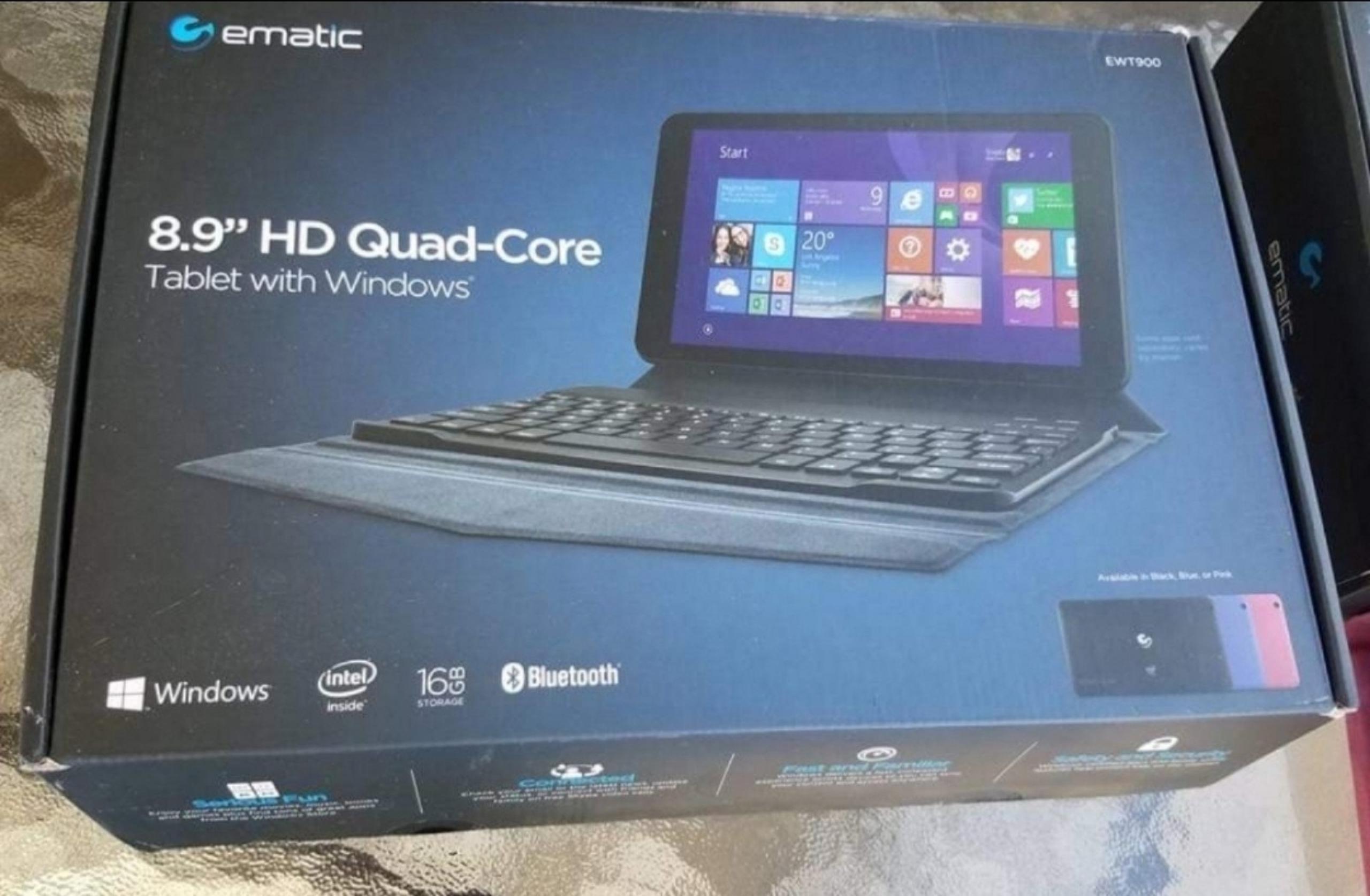 NEW IN BOX, 8.9in WINDOWS TABLET with MAGNETIC KEYBOARD