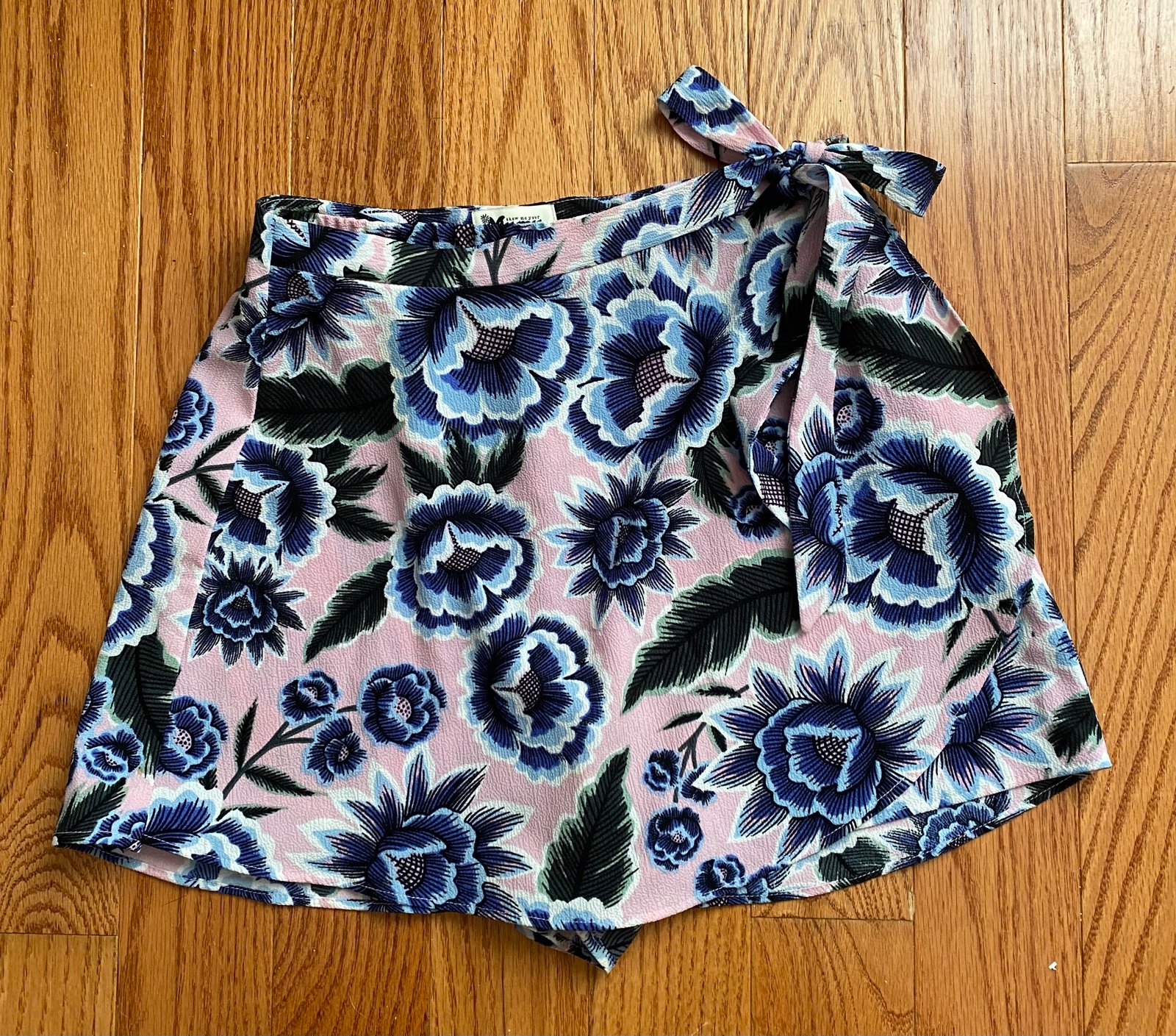 Show Me Your MuMu Pink and Blue Floral Print Wrap Skort Size Small