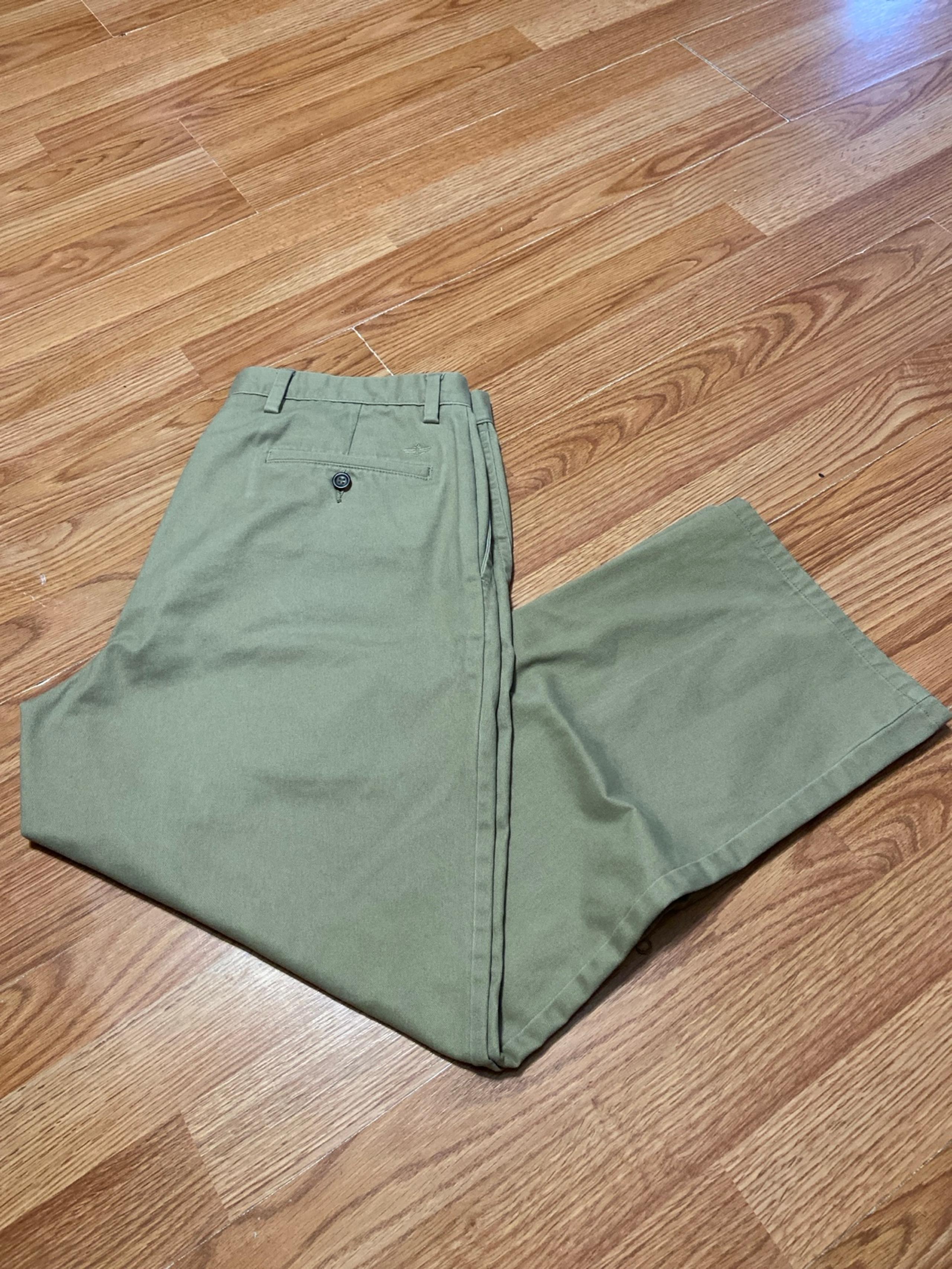 Dockers Straight Fit Khaki Pants - Men’s 36/29