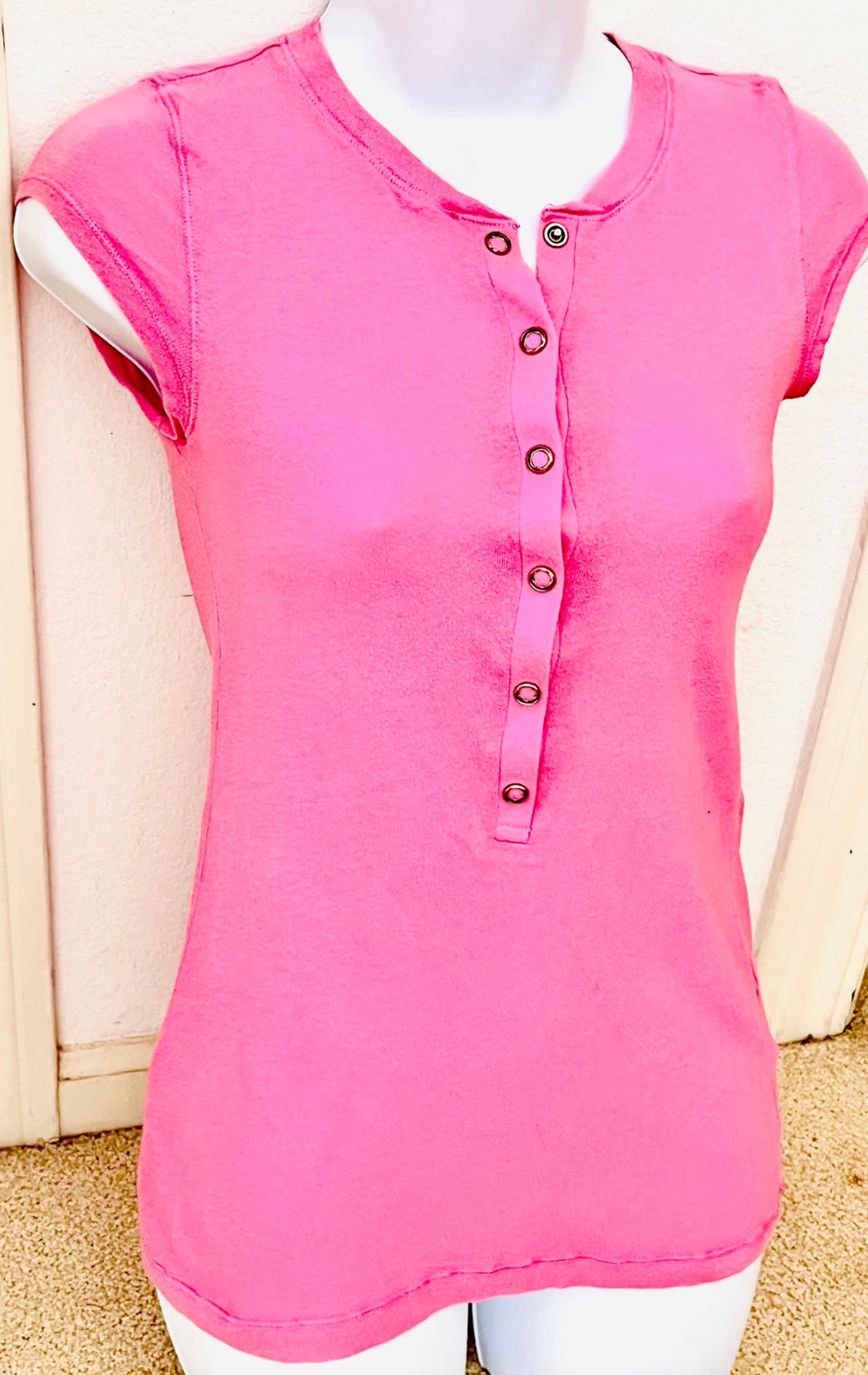 Rebecca Beeson fitted cotton polo shirt cap sleeves front snap closure 23” long