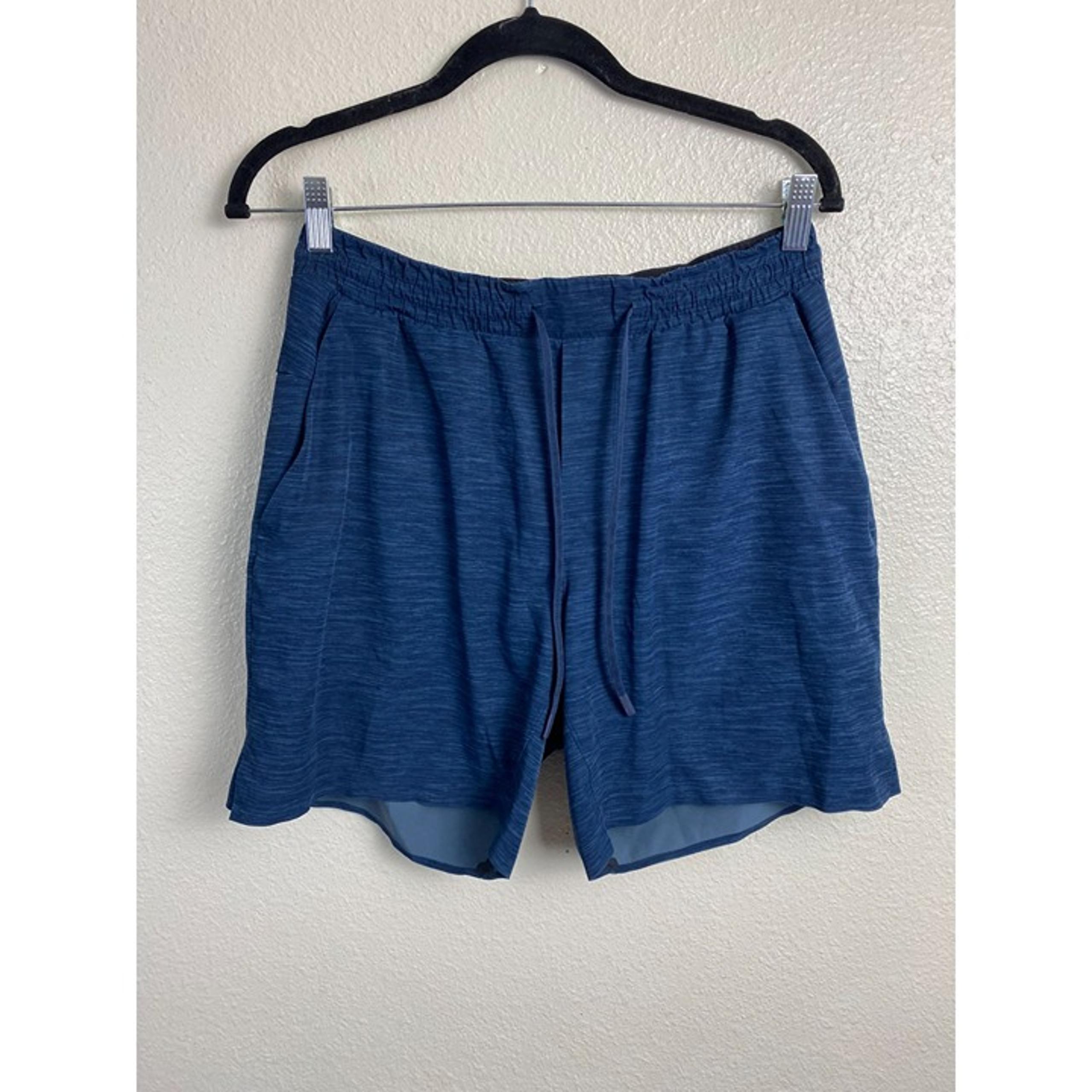 Lululemon Mens Blue License To Train Shorts Medium Elastic Waist Drawstring