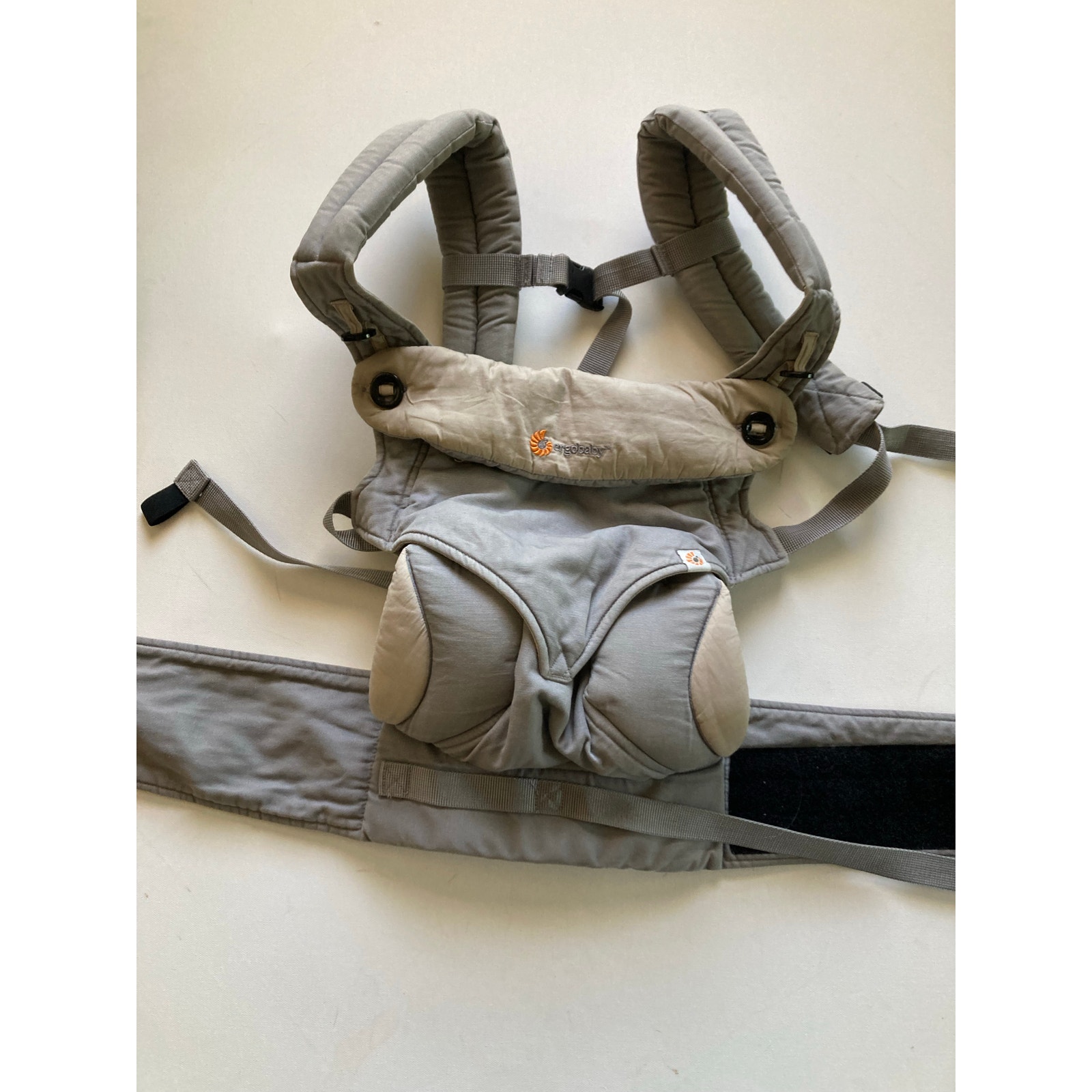 Ergobaby four position 360 gray baby carrier