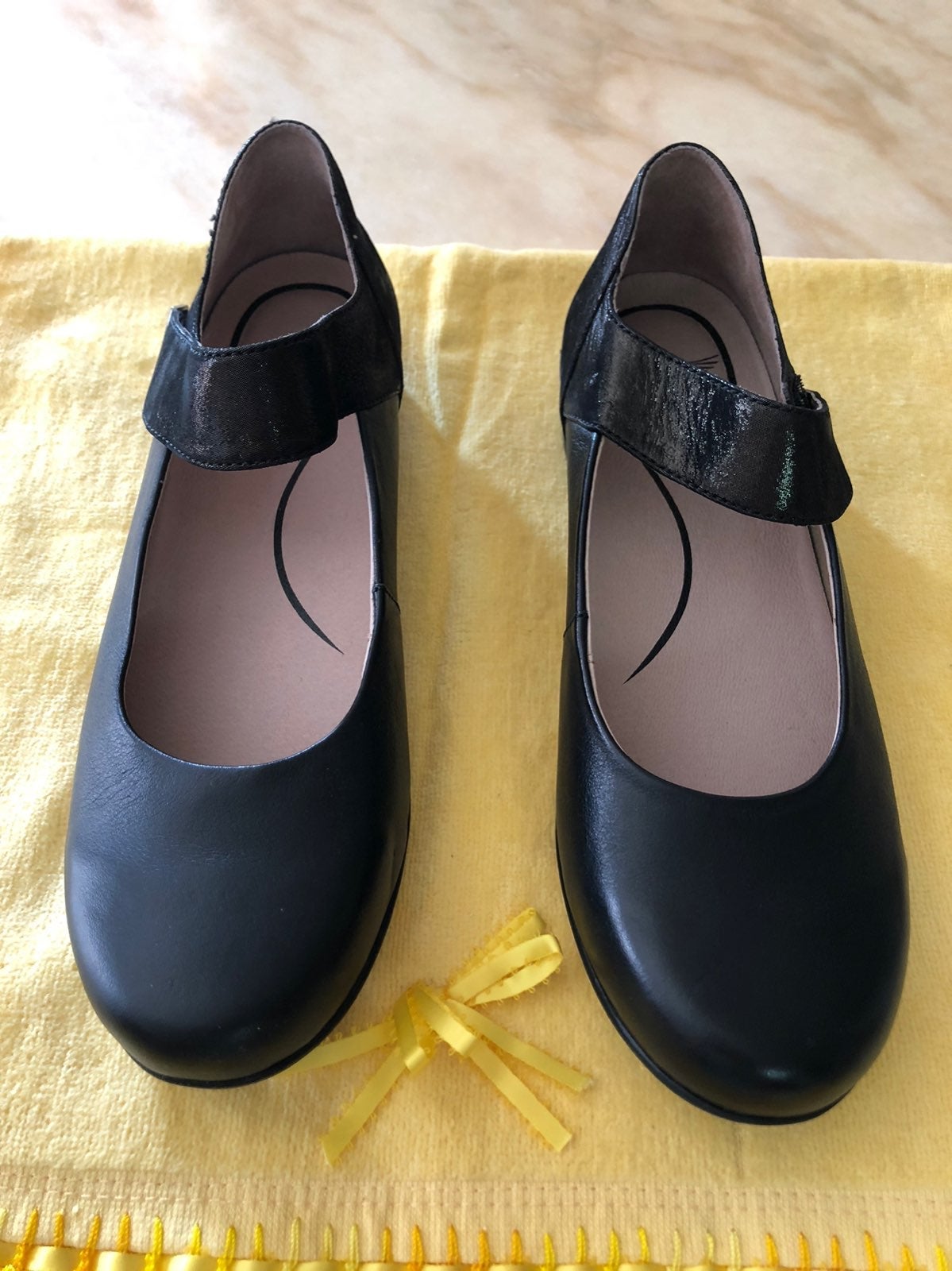 Dansko 40 - Leather - Black - LIKE NEW