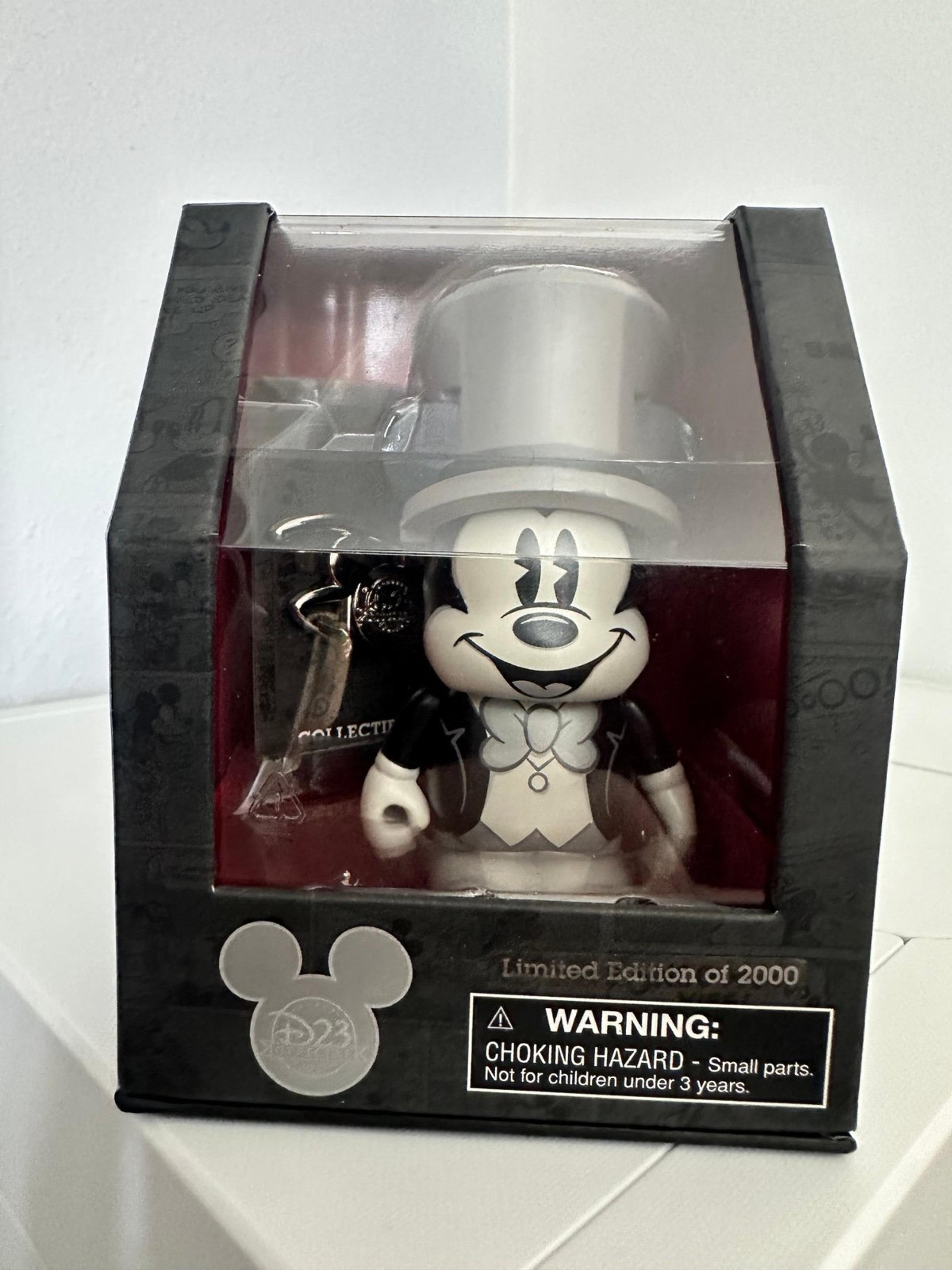 FREE SHIPPING Disney Vinylmation D23 Mickey Mouse w/pin Limited Edition 2000 NIB