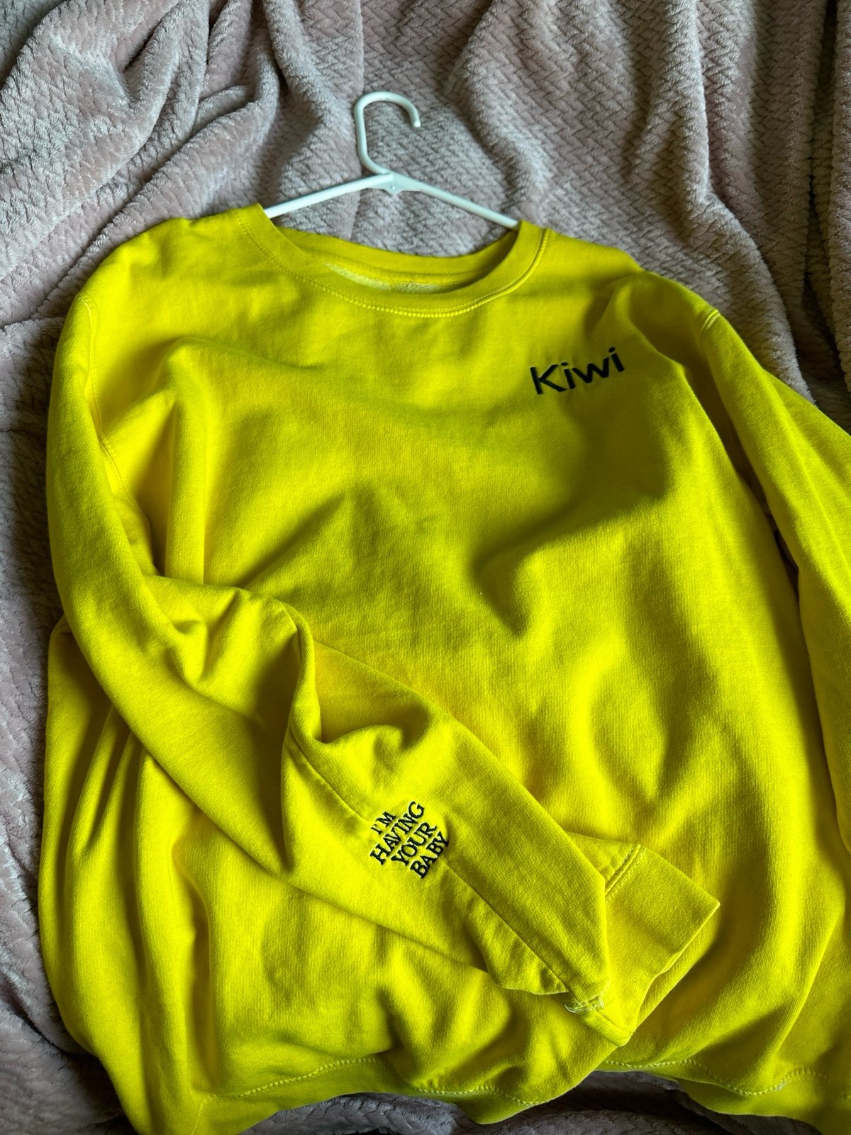 Harry Styles Kiwi yellow