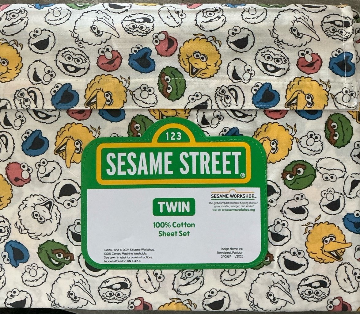 Brand New Sesame Street Faces TWIN Sheet Set 100% Cotton