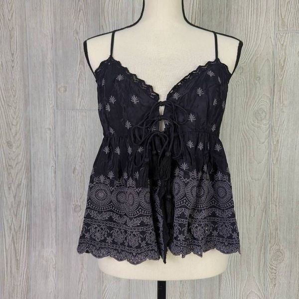 Intimately Free People Womens Medium Babydoll Top Black Embroidered Lace Up NWT