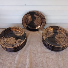 Holiday 08 Gilded Noel 10 Dinner Plates set of 18