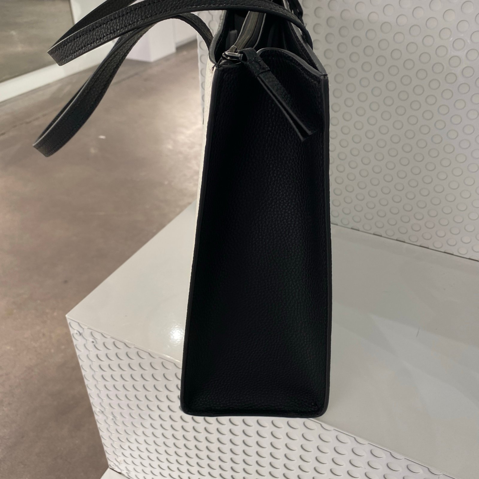 新作★MARC JACOBS 4P4HTT002H01 Large Leather Tote Marc Jacobs The Large Leather Tote Bag | Nordstrom