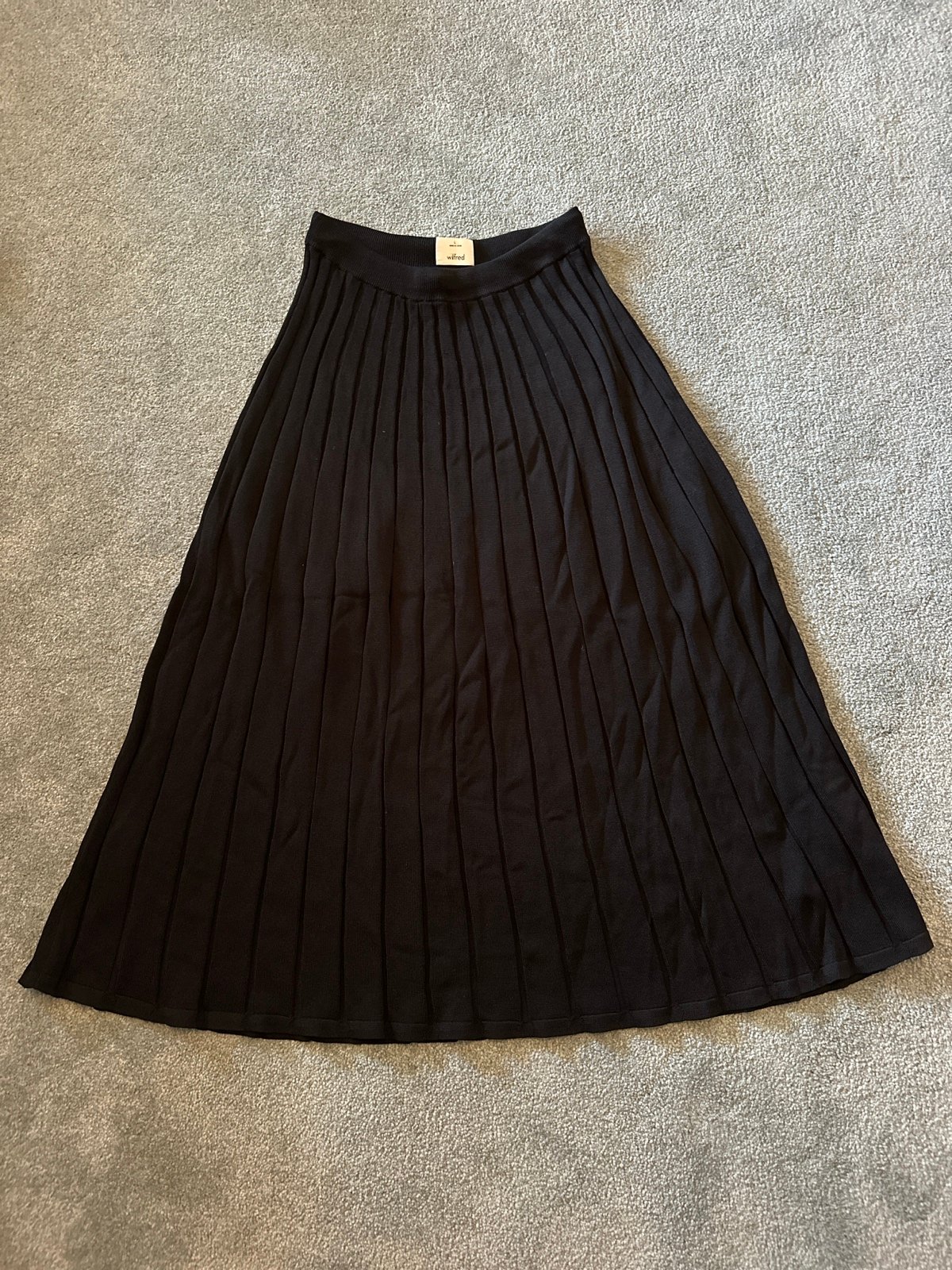 Aritzia Wilfred black skirt large