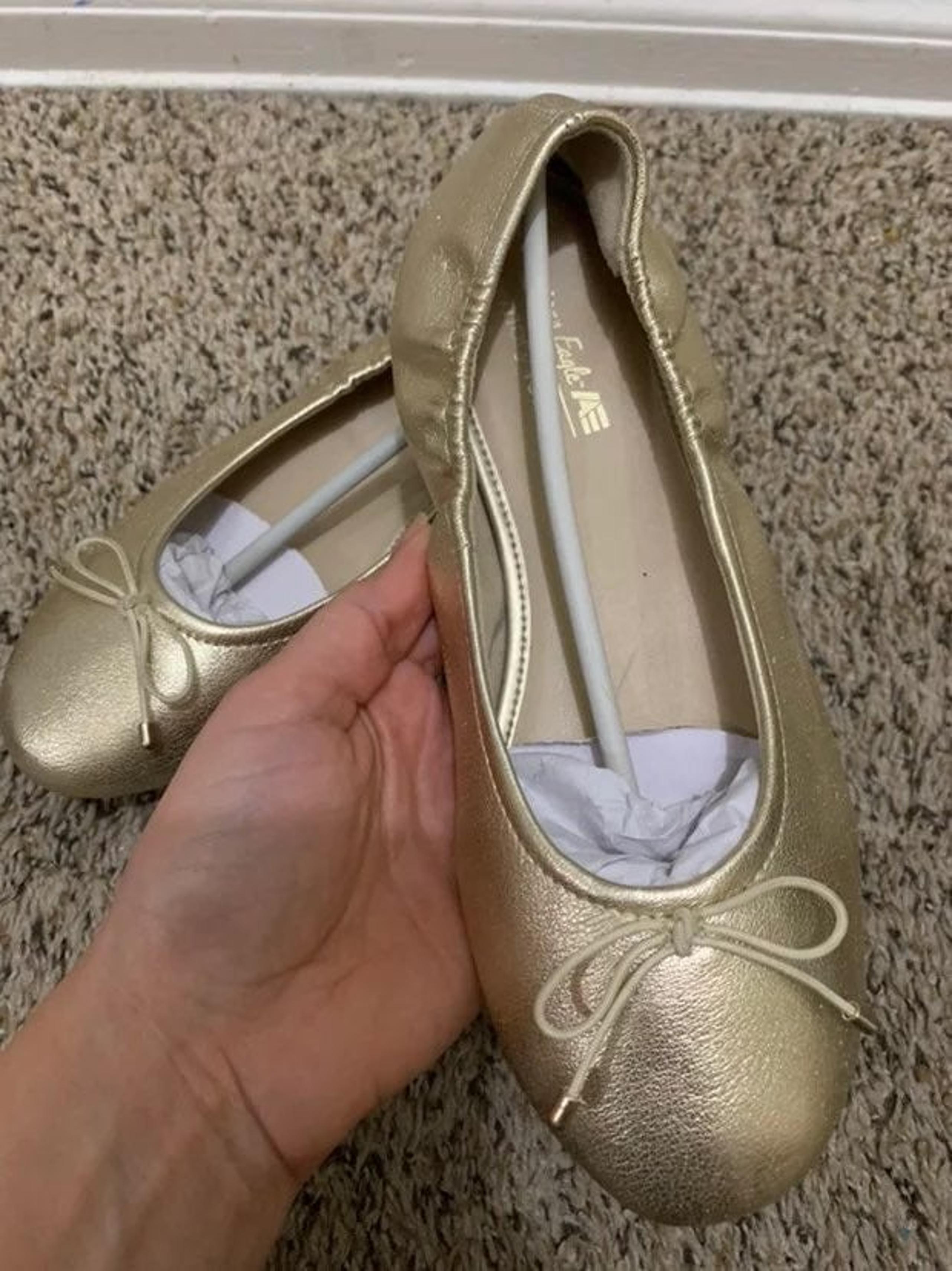 American eagle flat shoes - Gold ballerina Flats shoes | size 4