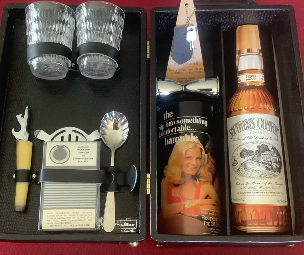 Vintage 1960/70’s Travel Bar by Ever Wear. Your Key to luxury entertaining.