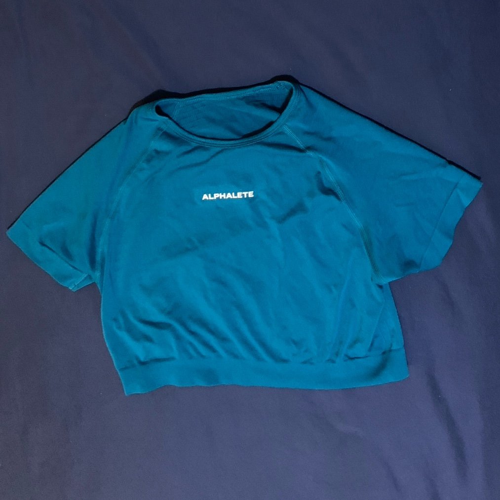 Alphalete Amplify Teal Crop Top