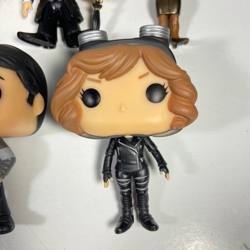 Amazon.com: Funko POP TV: Gotham - Selina Kyle Action Figure