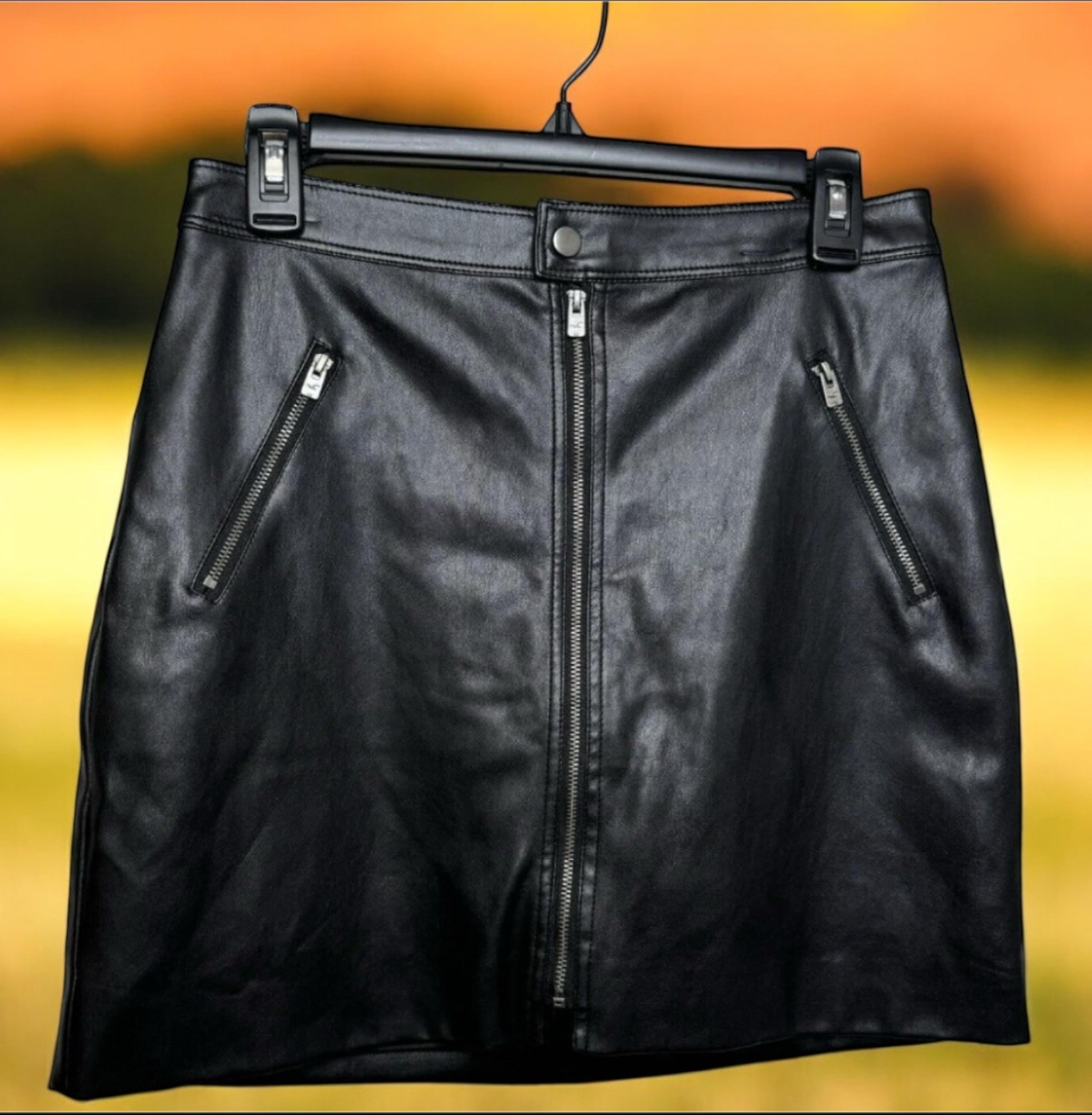 Hollister High Waisted Front Zip Mini Skirt - Small