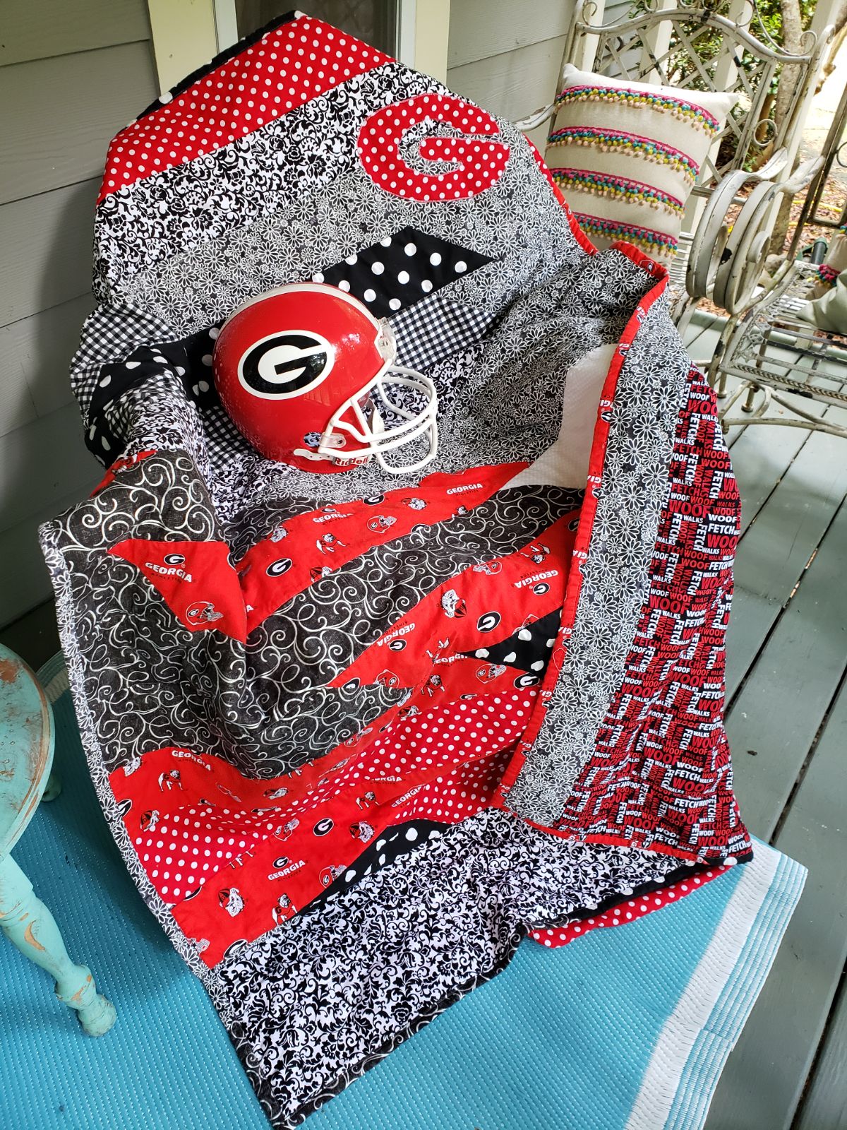 Georgia Bulldog Tailgate Quilt in a bag