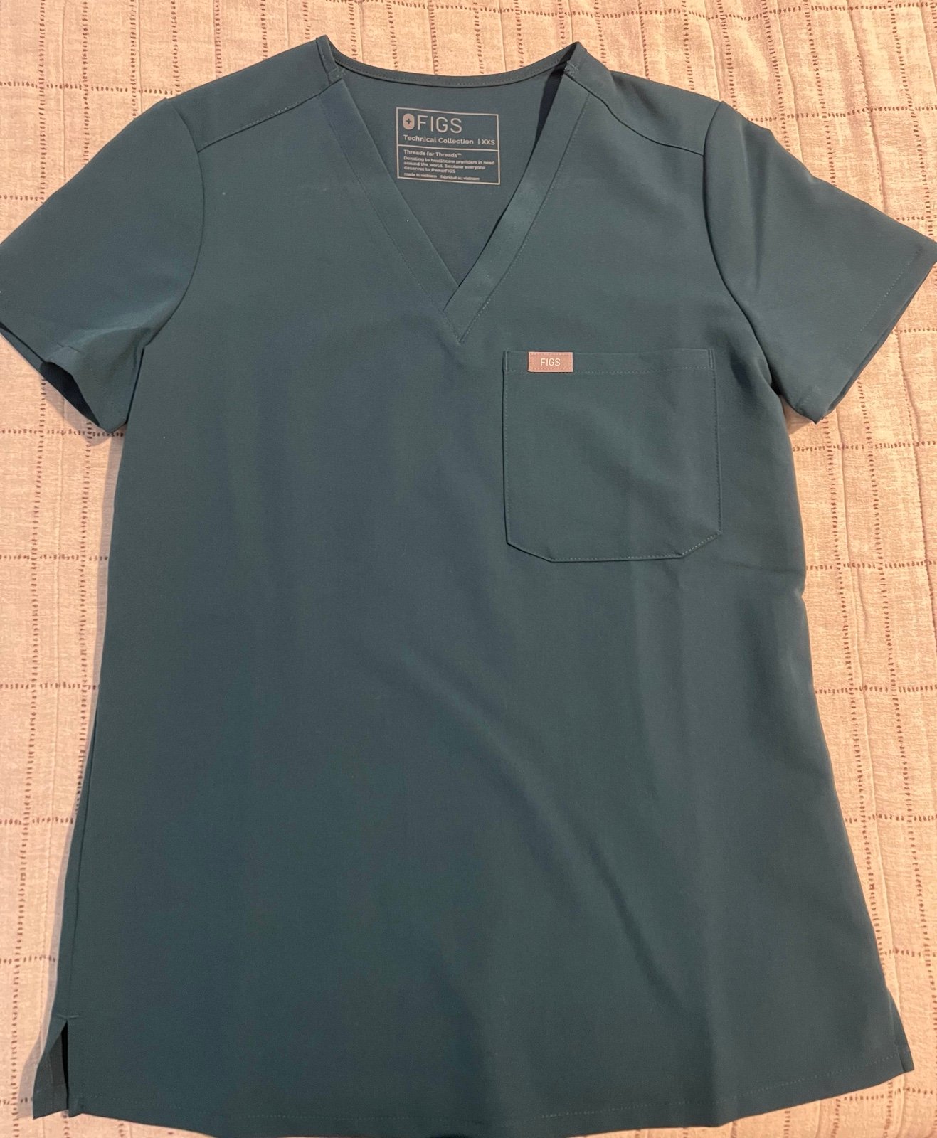 Figs scrub top