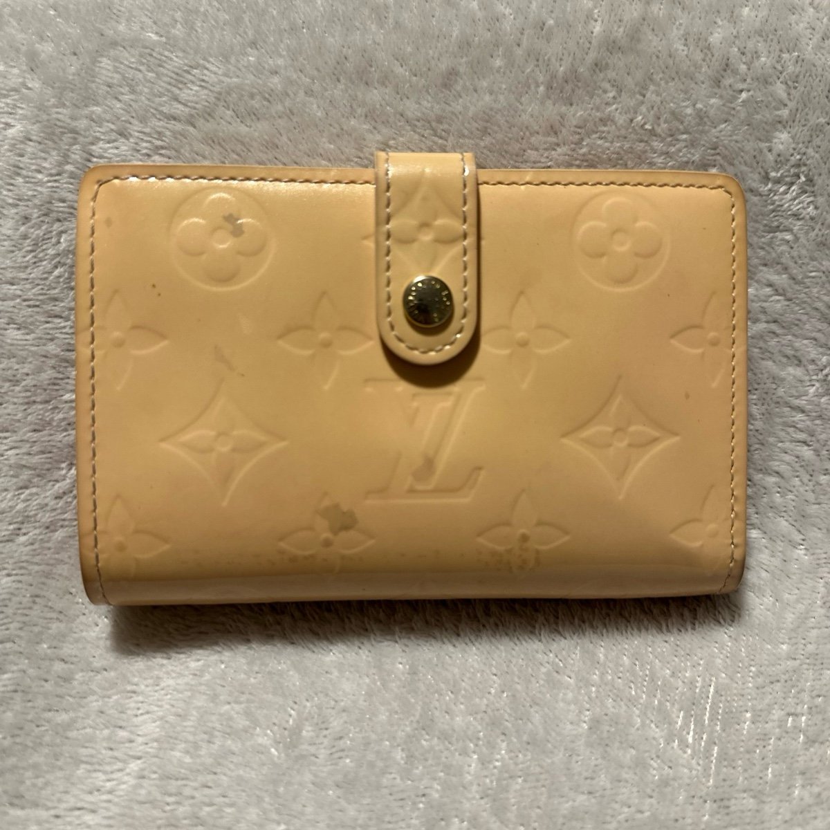 Vernis Louis Vuitton Wallet