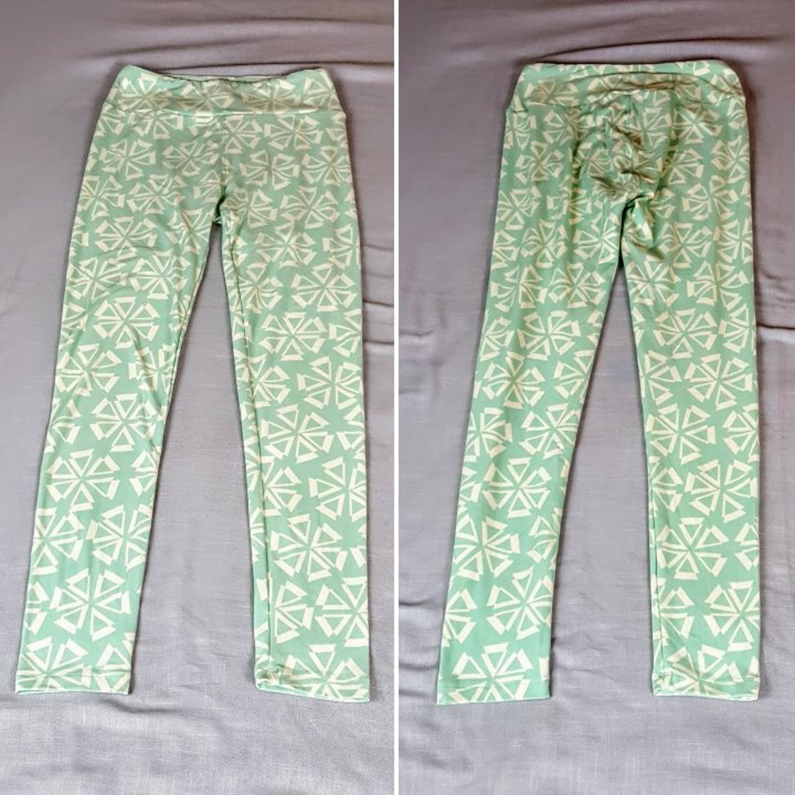 LULAROE Leggings, Green White Snowflakes