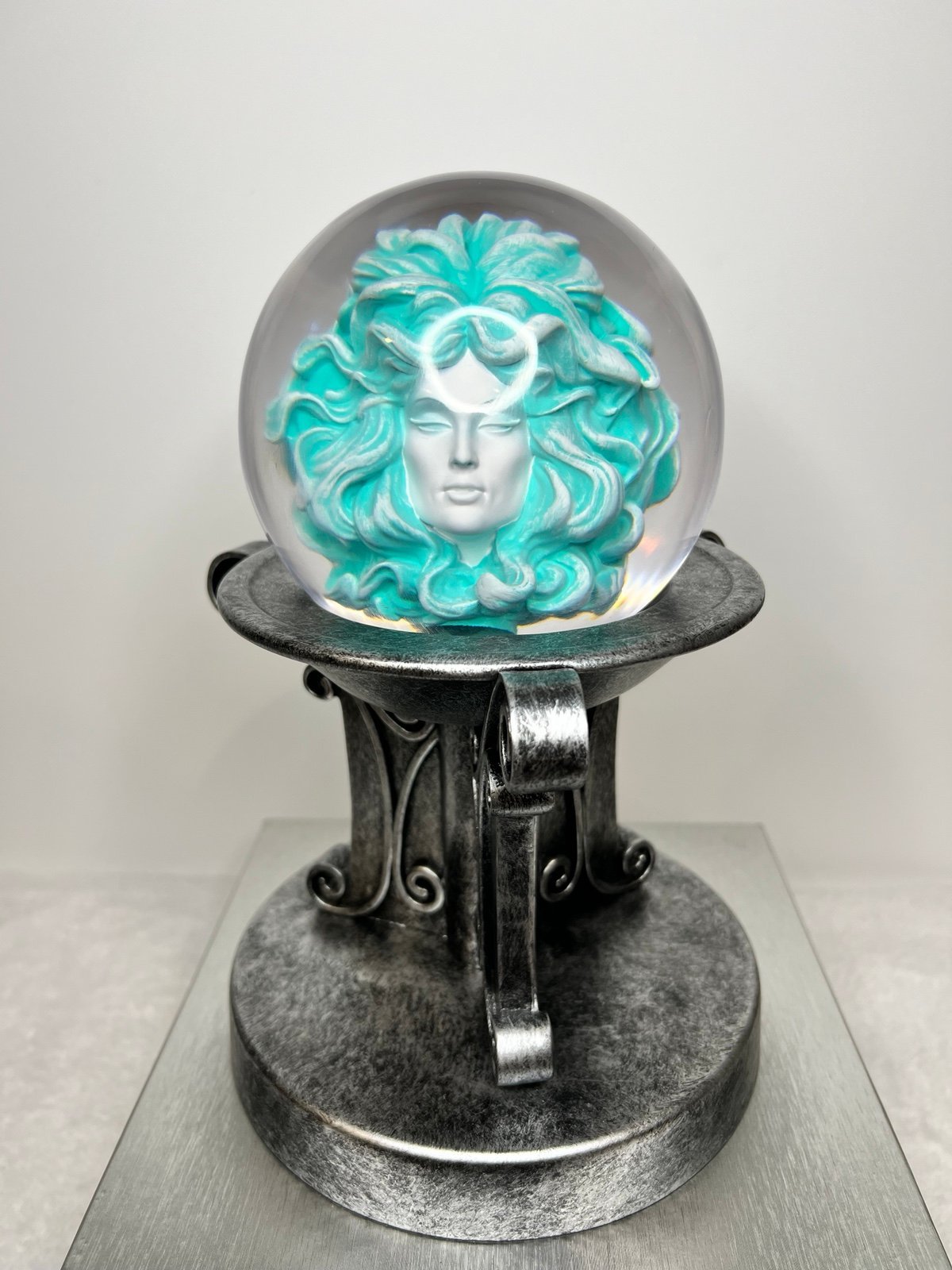 Disney Parks Haunted Mansion Madame Leota LED Lamp 10 Light-Up Figurine