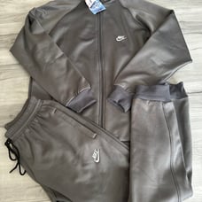 Nike sets