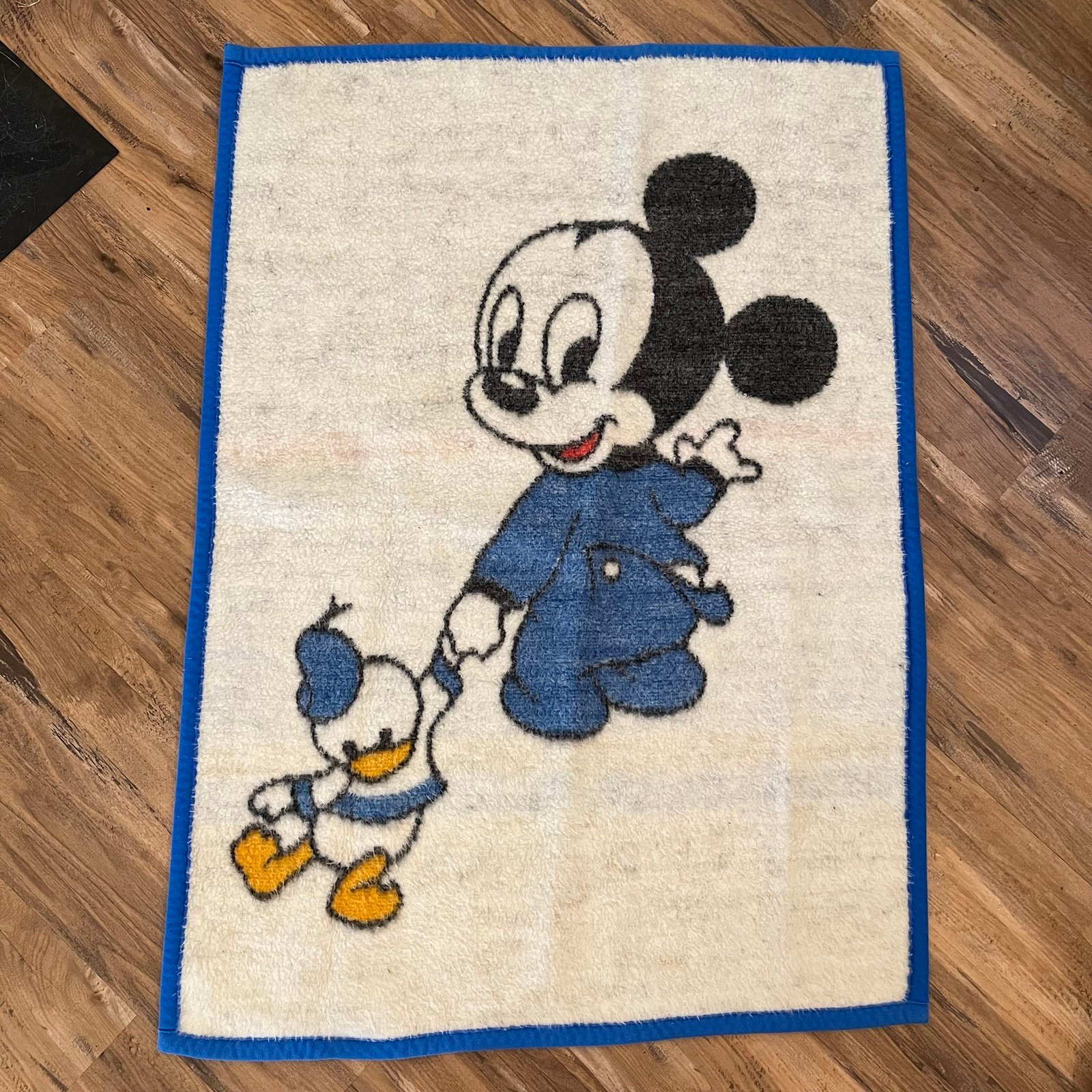 Vintage 1980s biederlack disney Mickey Mouse Donald Duck baby blanket sz 36x26.5