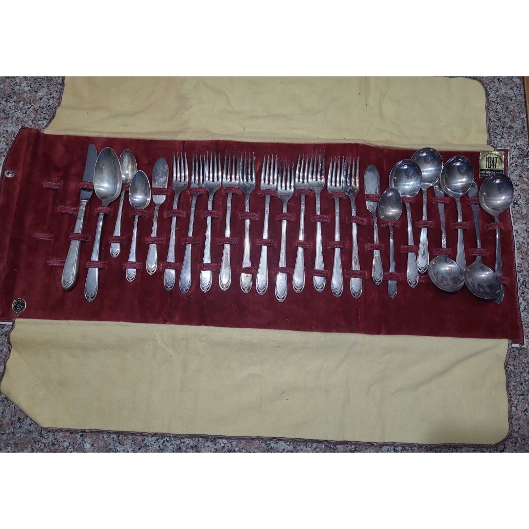Lovelace 24 Pc Rogers 1847 With Storage Wrap Box