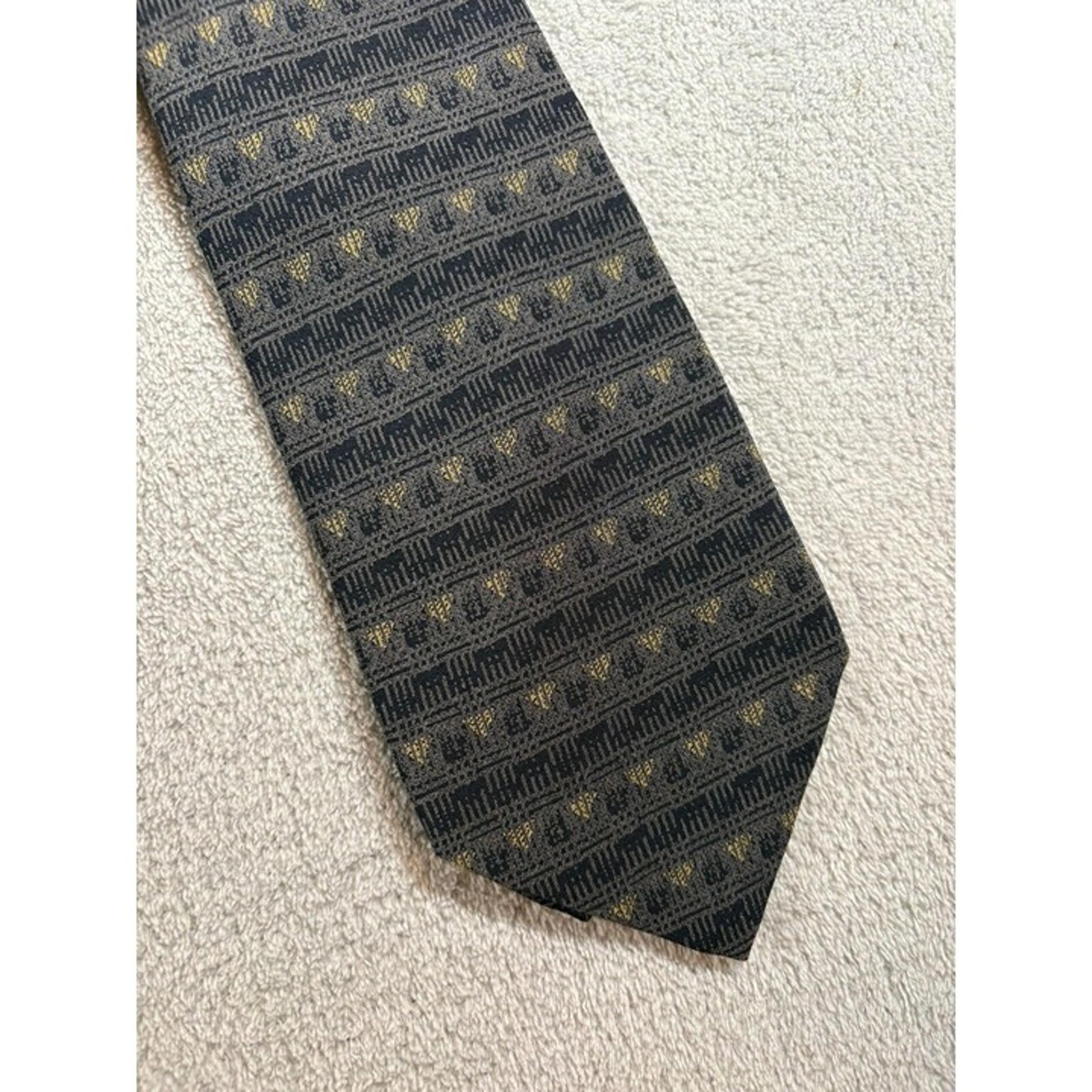 Barney’s New York Men’s Made in Italy Necktie 100% Silk Tie Fast Shipping!
