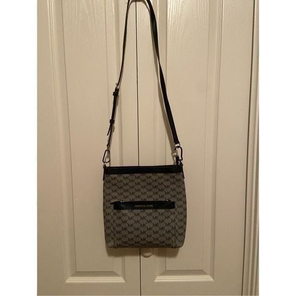 MK Michael Kors crossbody small purse