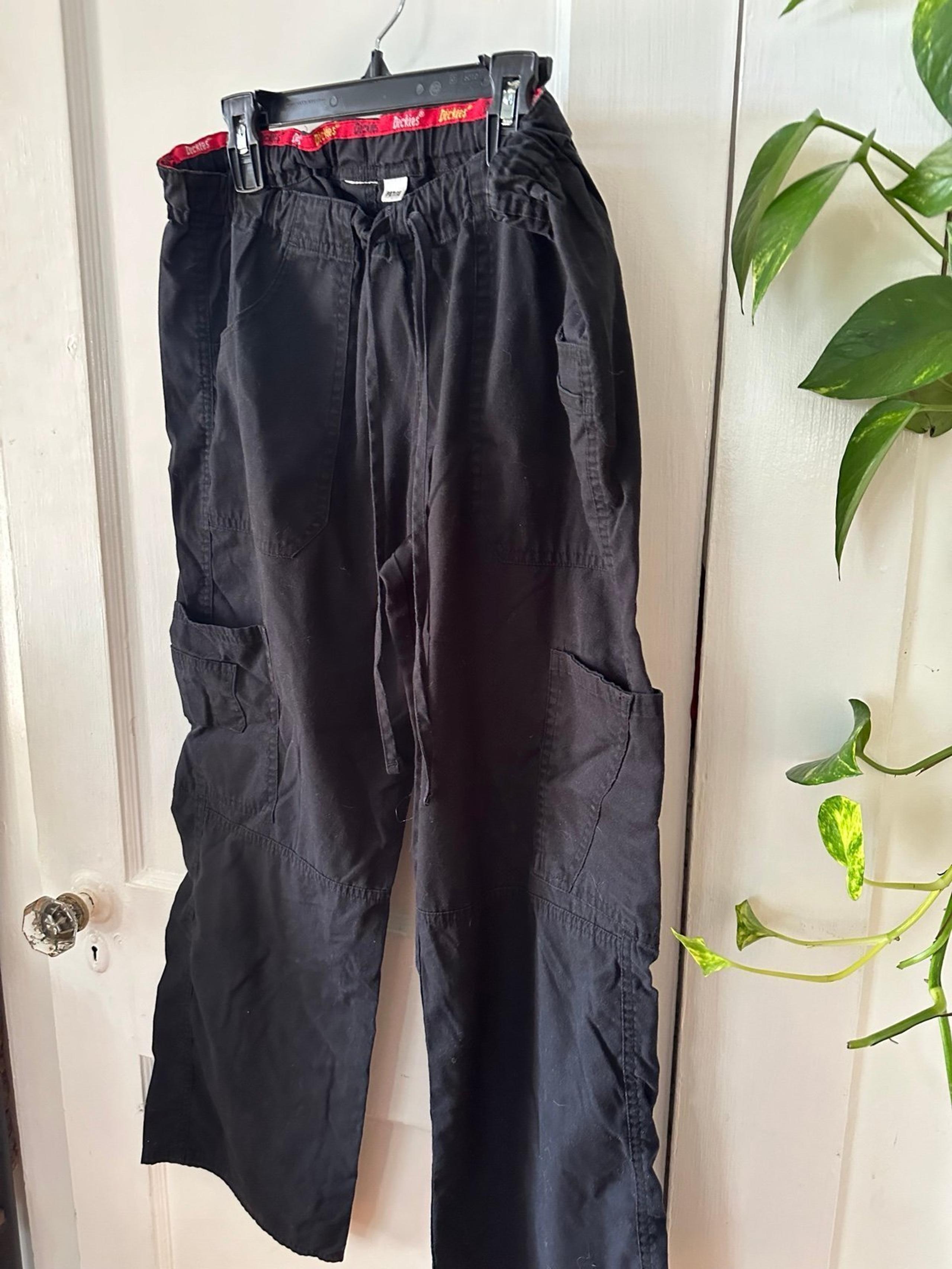Dickies petite women’s size small pants
