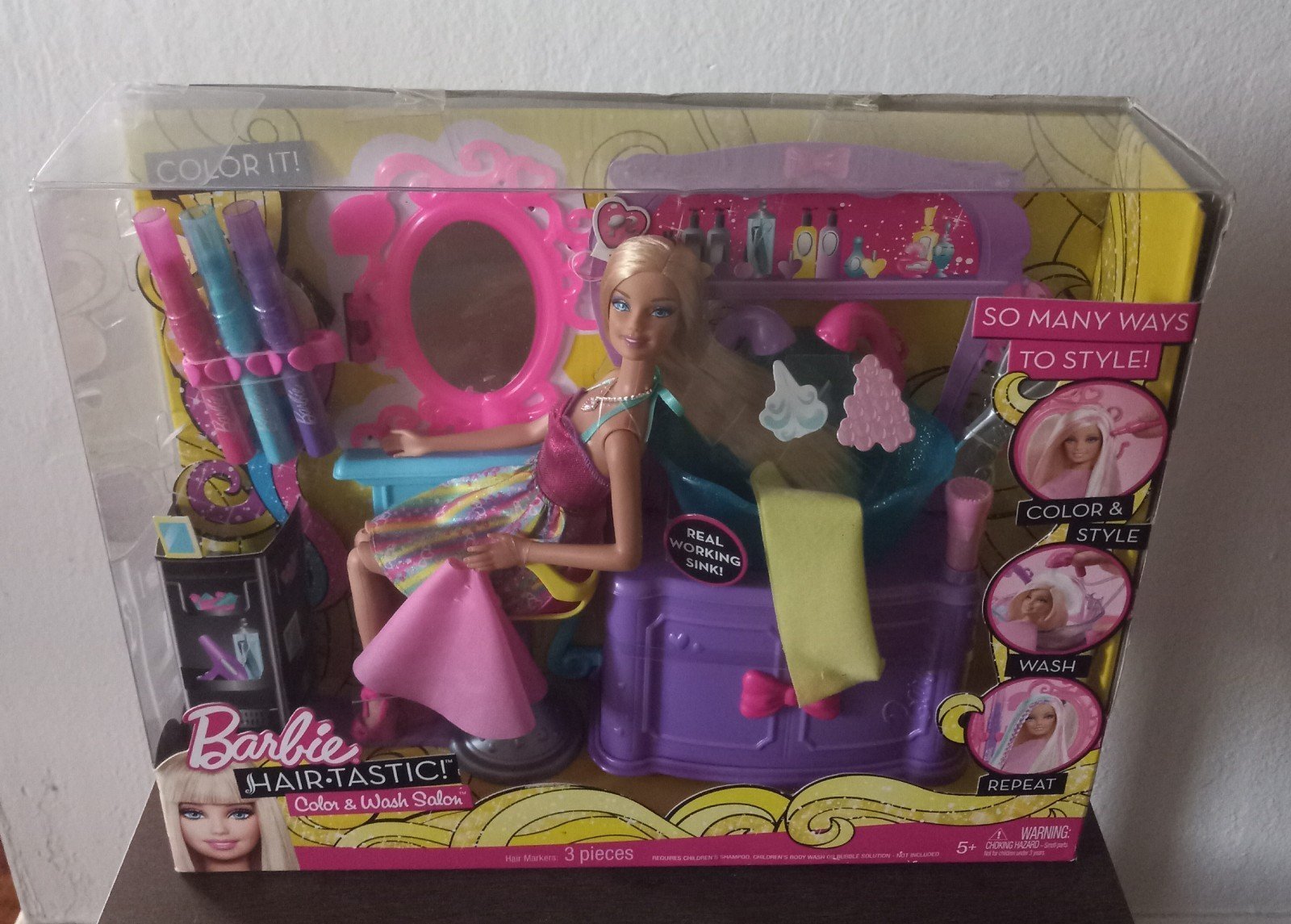 2010 Barbie Hair-Tastic Color And Wash Salon Doll Set NIB
