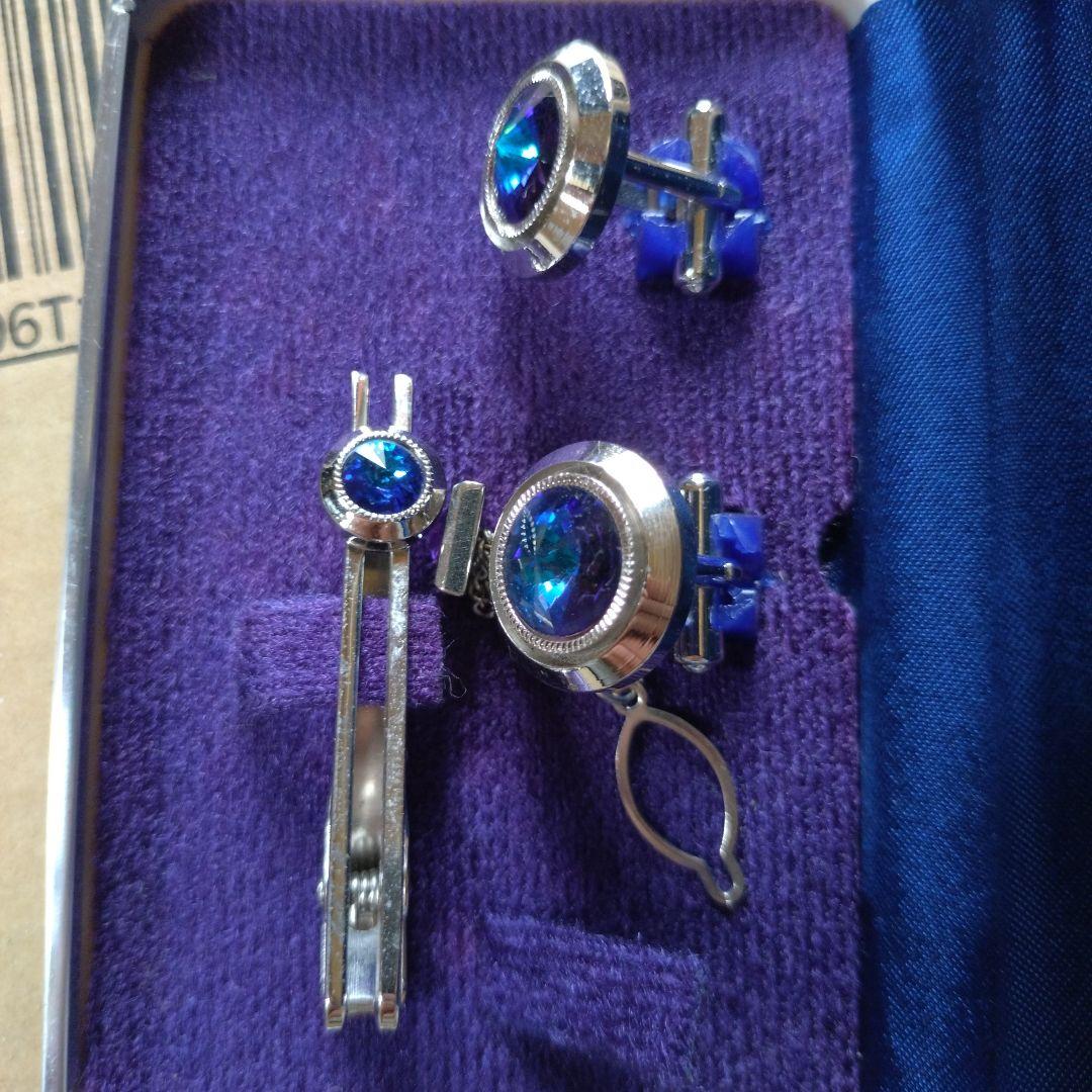 Zircon, cufflinks, tie pins