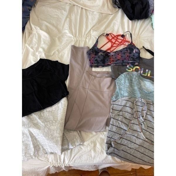 Lululemon Bundle Top Skirt Bra leggings 2/4