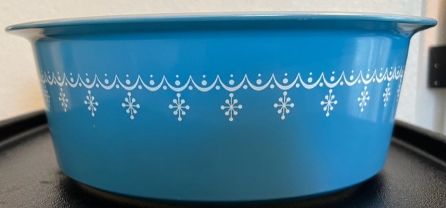 Vintage Pyrex Snowflake Blue BIG BERTHA , No Lid