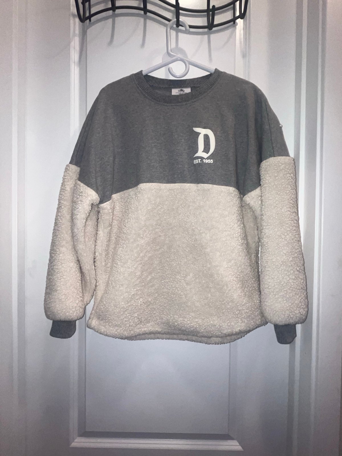 Disney Sherpa Fleece Spirit Jersey Gray White Pullover Disneyland Resort Women