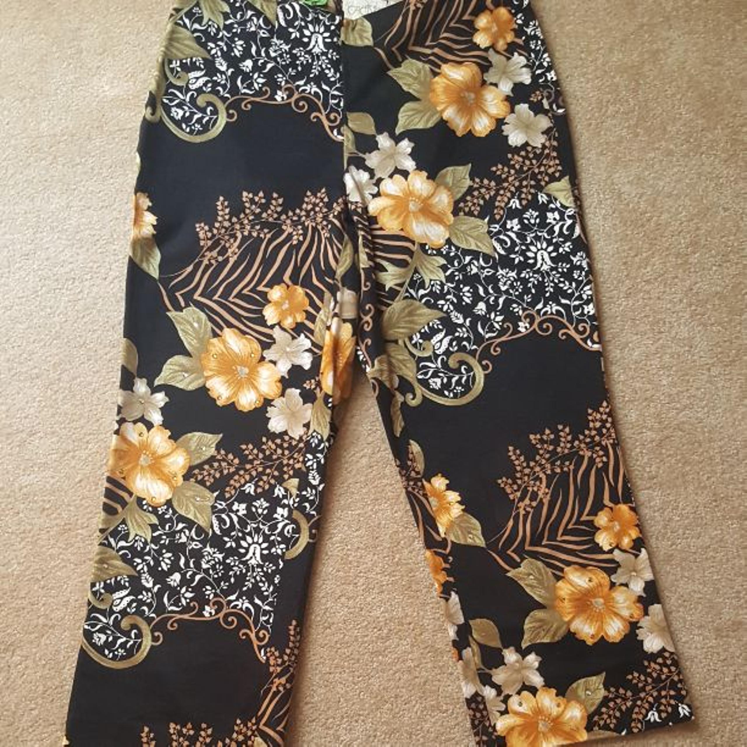 EUC, CACHE Capri Pants W/ Embellishments