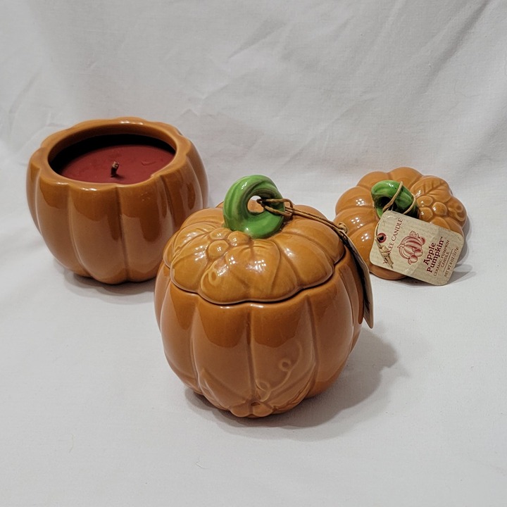Yankee Candle - Apple Pumpkin Scent Jar Candle - White Ceramic - Set of 2 NEW