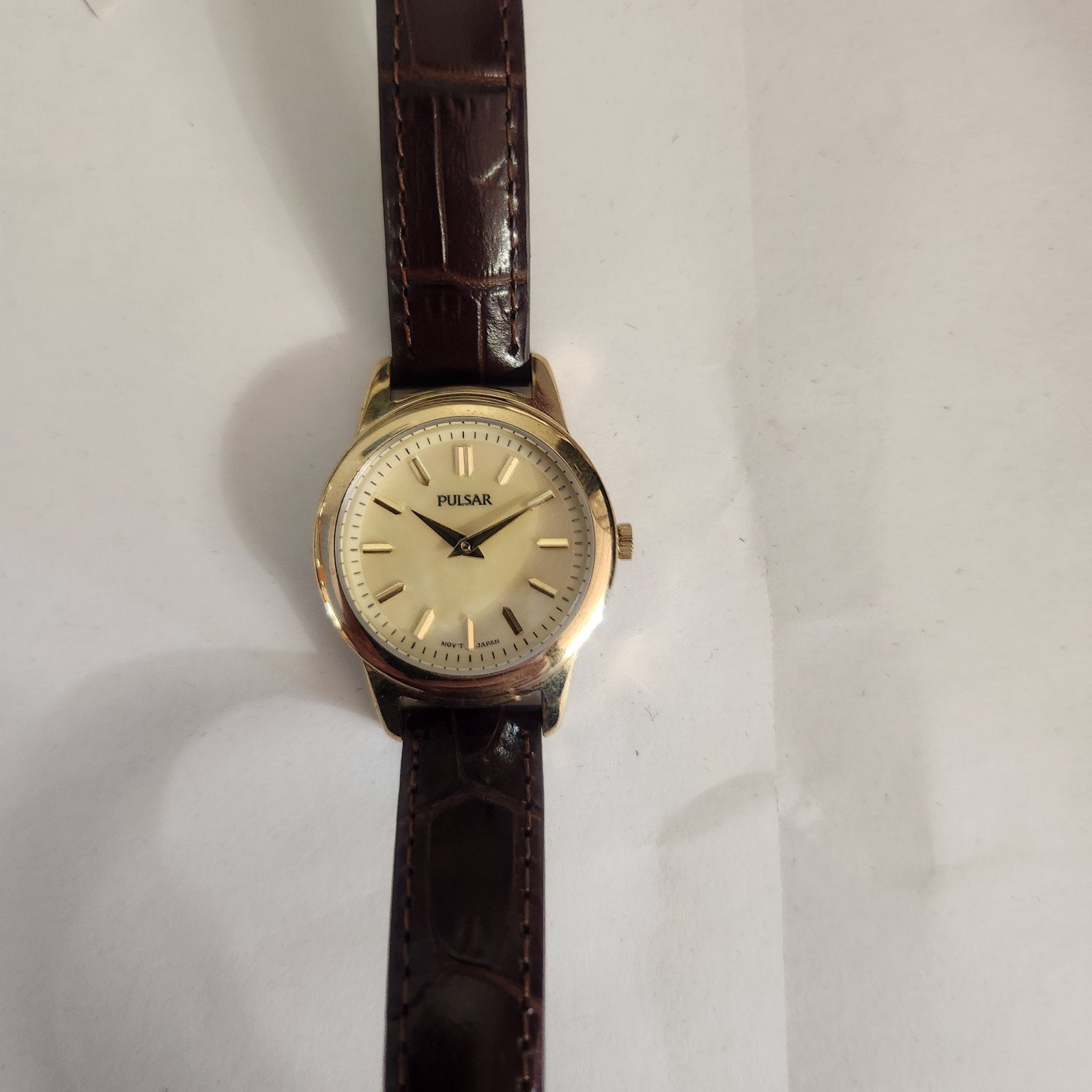 pulsar watch ladies watch mother of pearl dial 28 mm case size water resistant