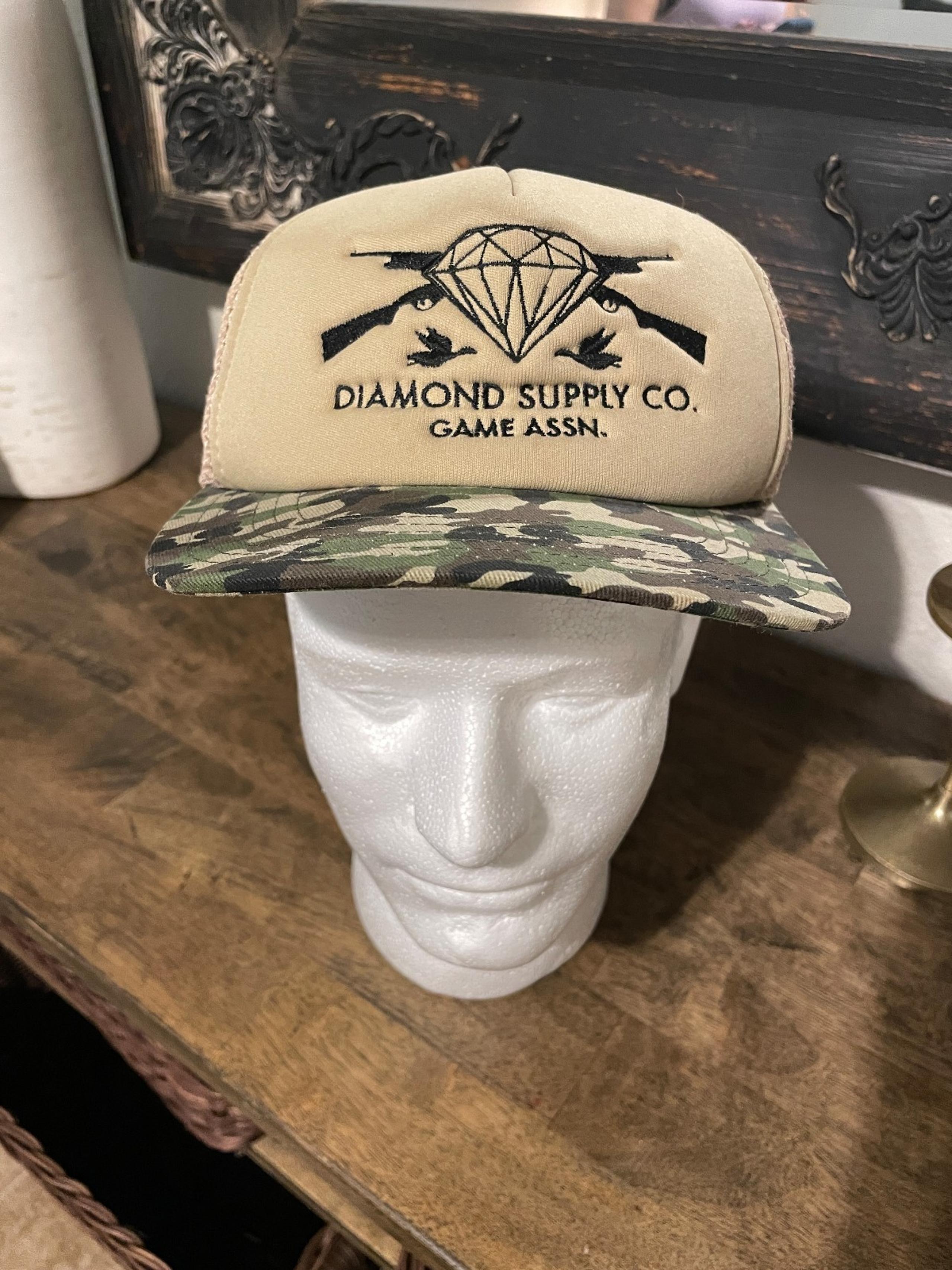 Diamond supply camo hat - Adjustable snap back.