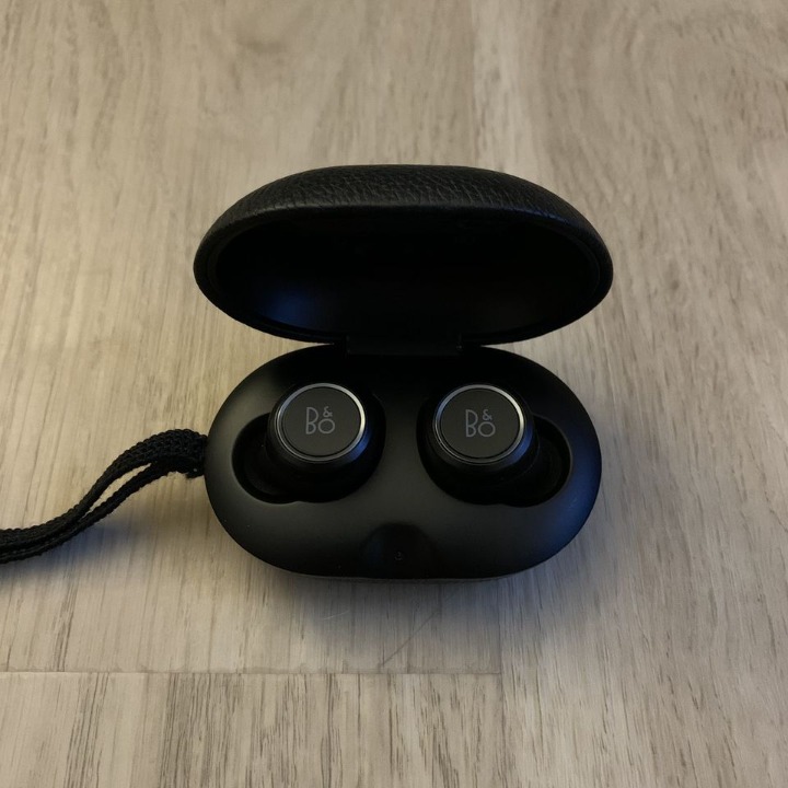 Bang & Olufsen Beoplay E8 2.0