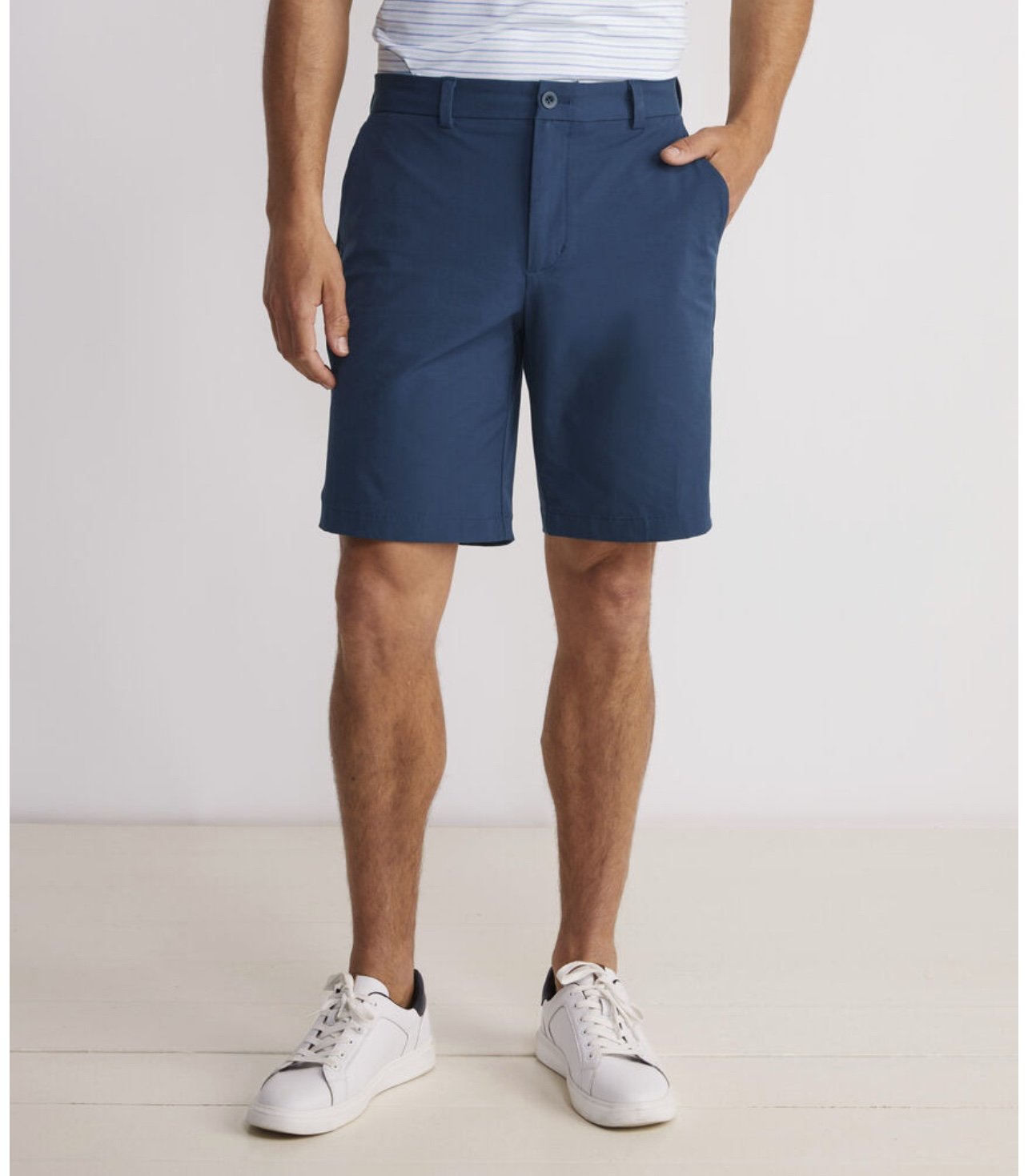 Vineyard Vines 7” On-The-Go Shorts Blue Blazer Size 40 Preppy Beach Vacation