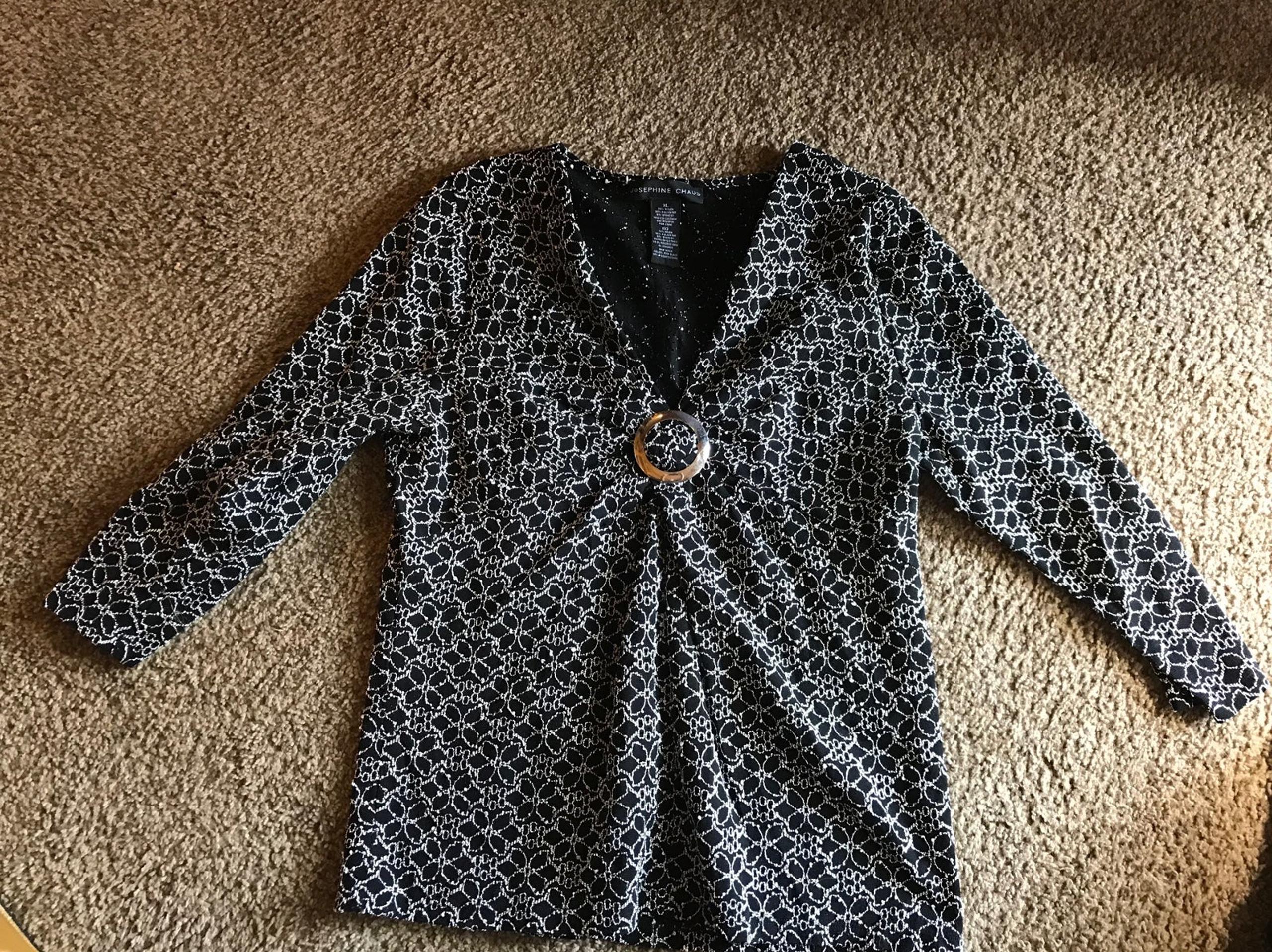 Josephine Chaus Black/White Knit Top with Silver Adornment Size XL