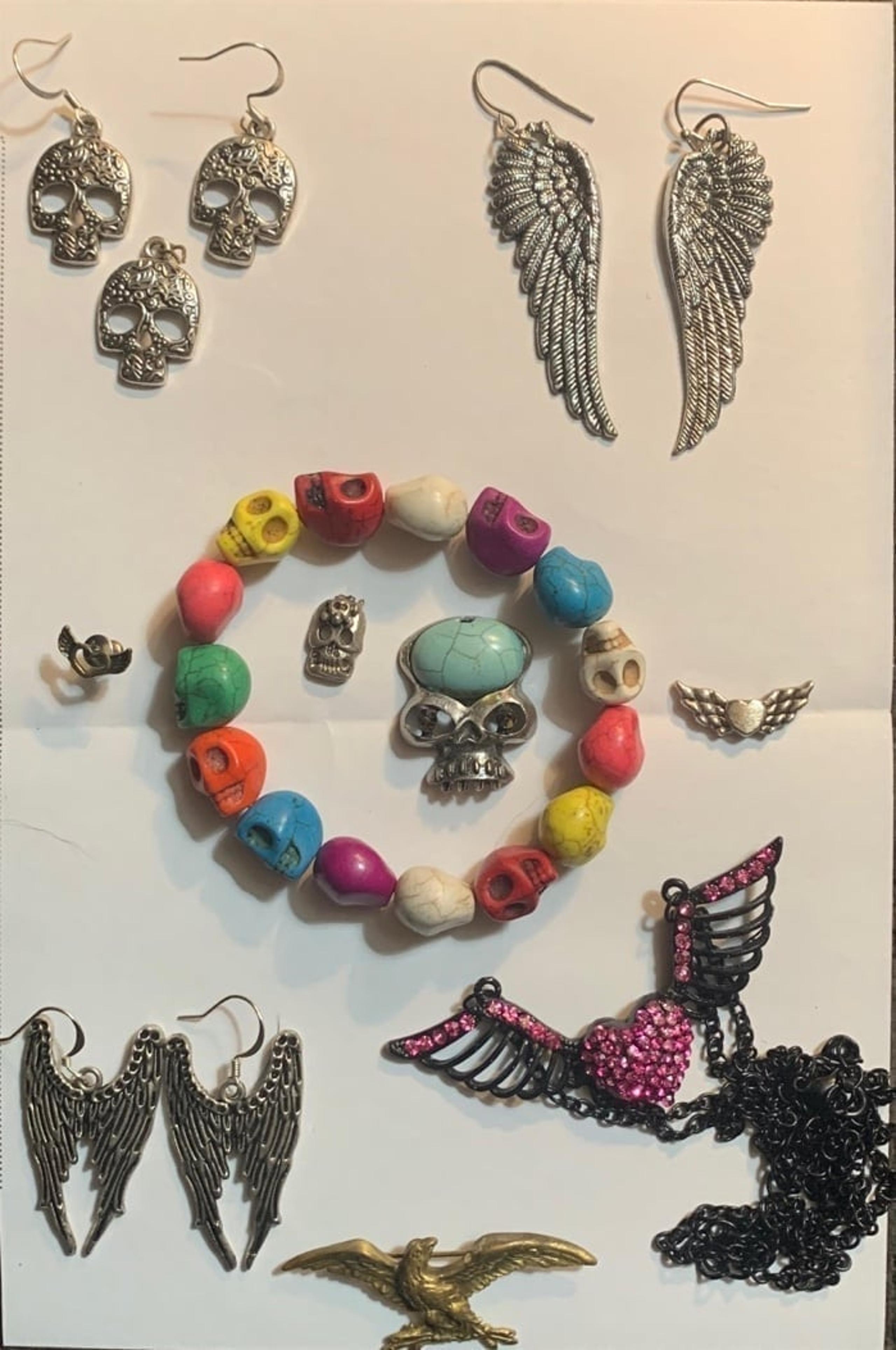 Now free shipping!!Gothic skull jewelry lot with gothic wings lot