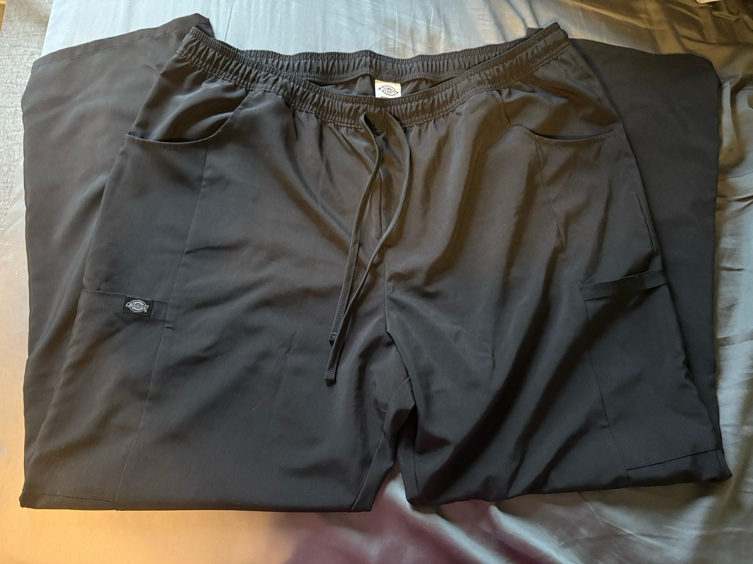 Women’s Dickies Scrubs