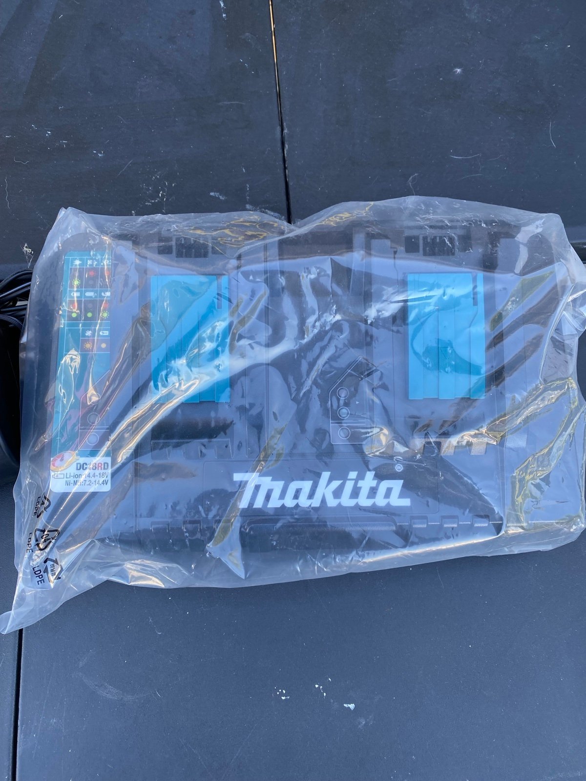 Makita DC18RD