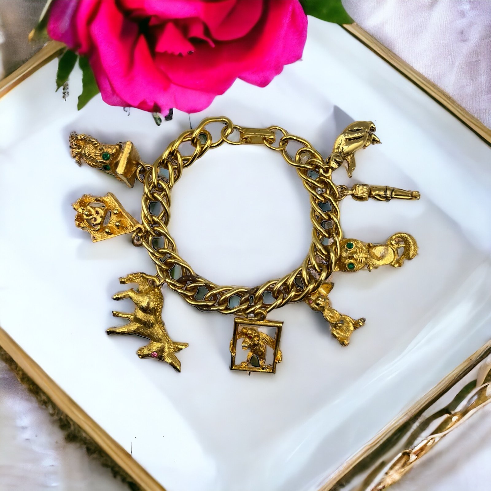 Rare Vintage Walt Disney Jungle Book 9 Animal Charms Gold Tone Chunky Bracelet