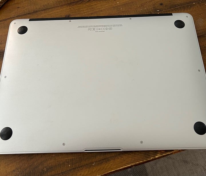 13in Apple Macbook Air (2011)