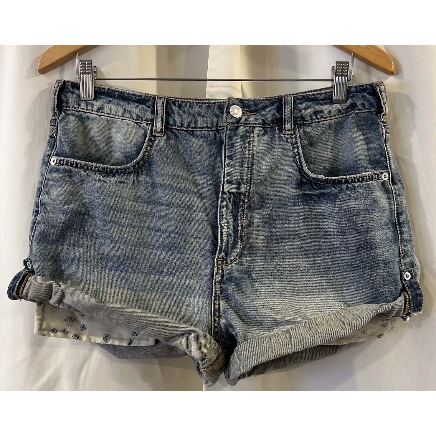 Anthropologie Pilcro Womens Denim Shorts 30 Blue Cutoffs Rolled Cuffs Cotton