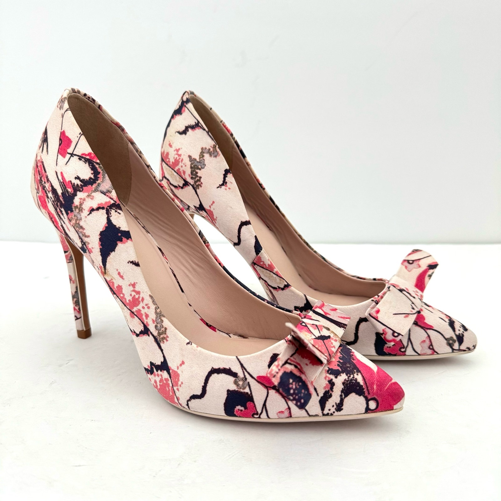 Ted Baker London Zafiip Multicolor Floral Bow Pointed Toe Pump Women's 39