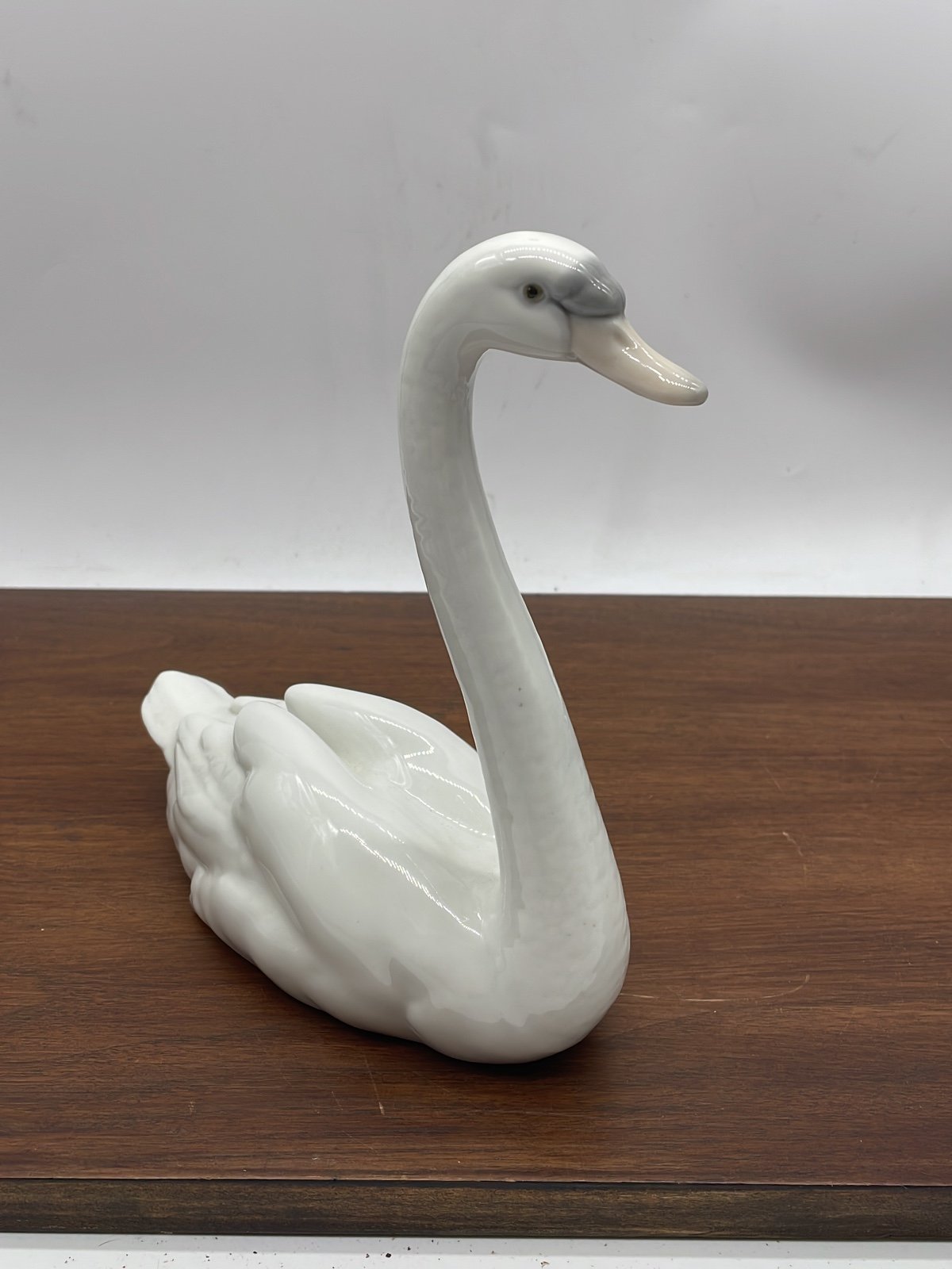 LLADRO SWAN FIGURINE